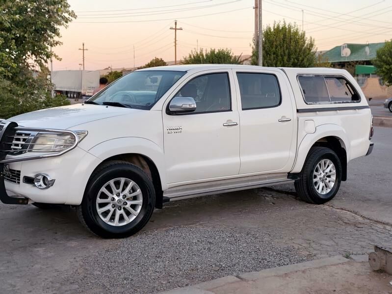 Toyota Hilux 2015 - 420 000 TMT - Туркменабат - img 8