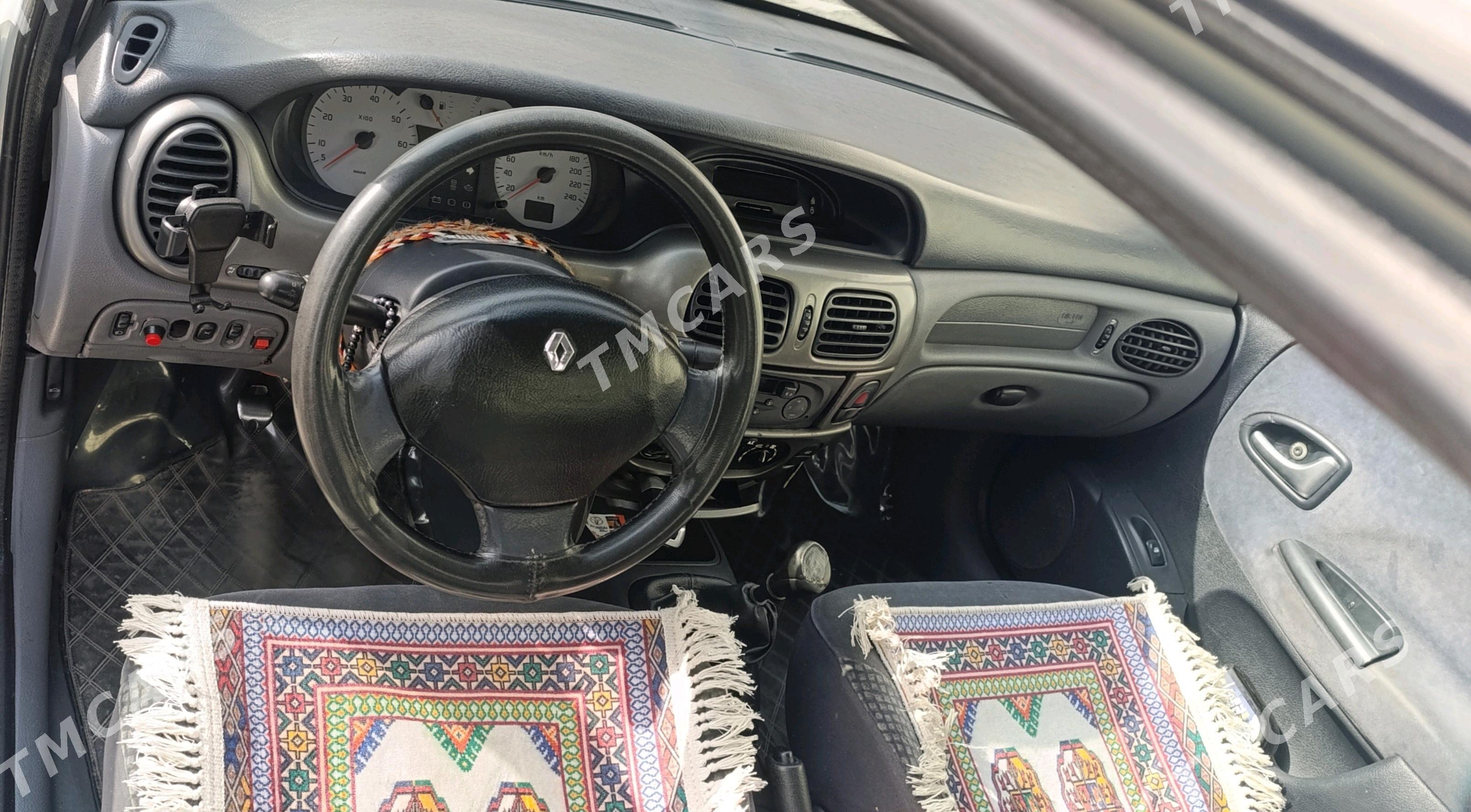 Renault Megane 2 2001 - 45 000 TMT - Теджен - img 3