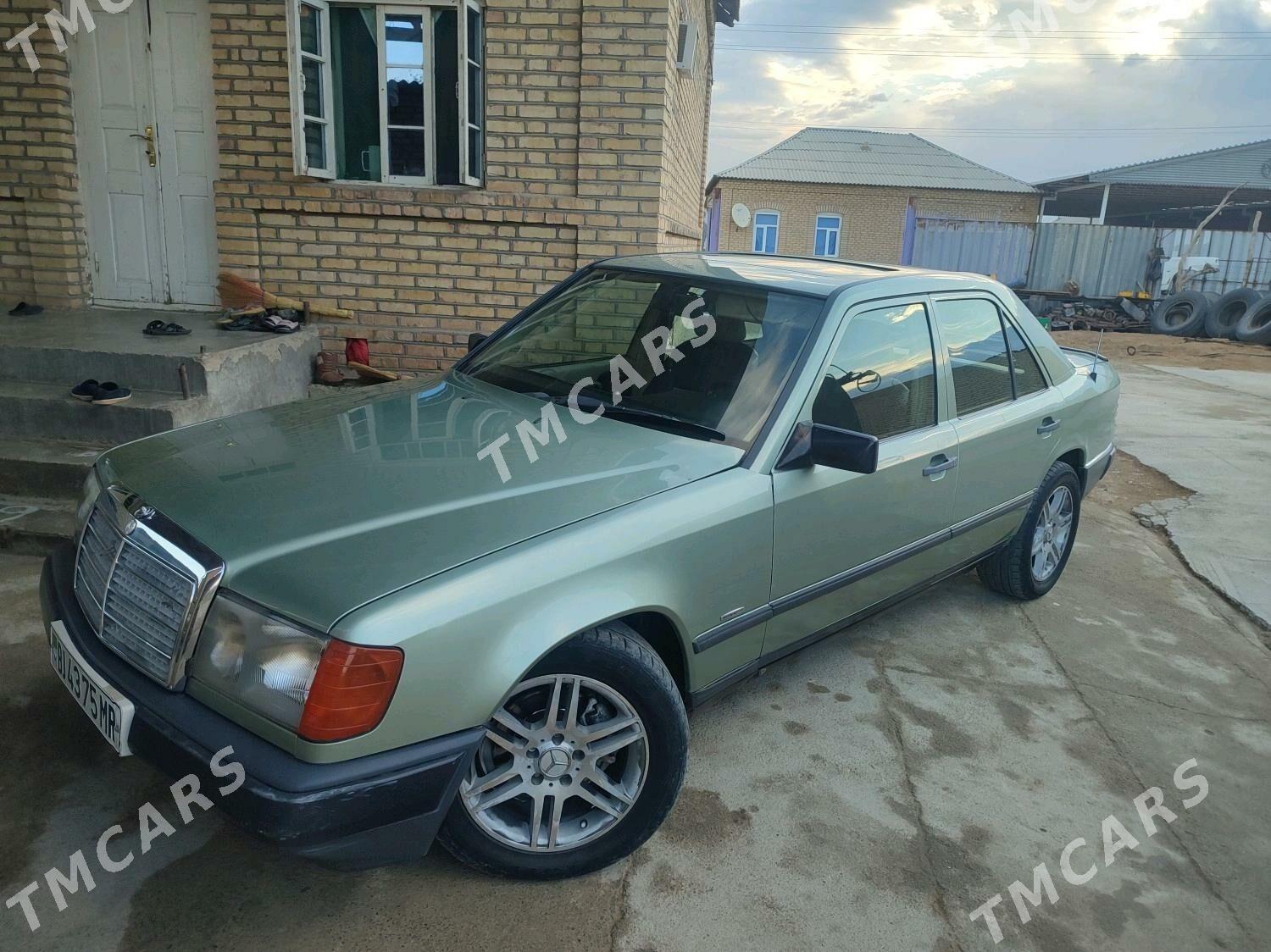 Mercedes-Benz 230E 1995 - 36 000 TMT - Wekilbazar - img 2