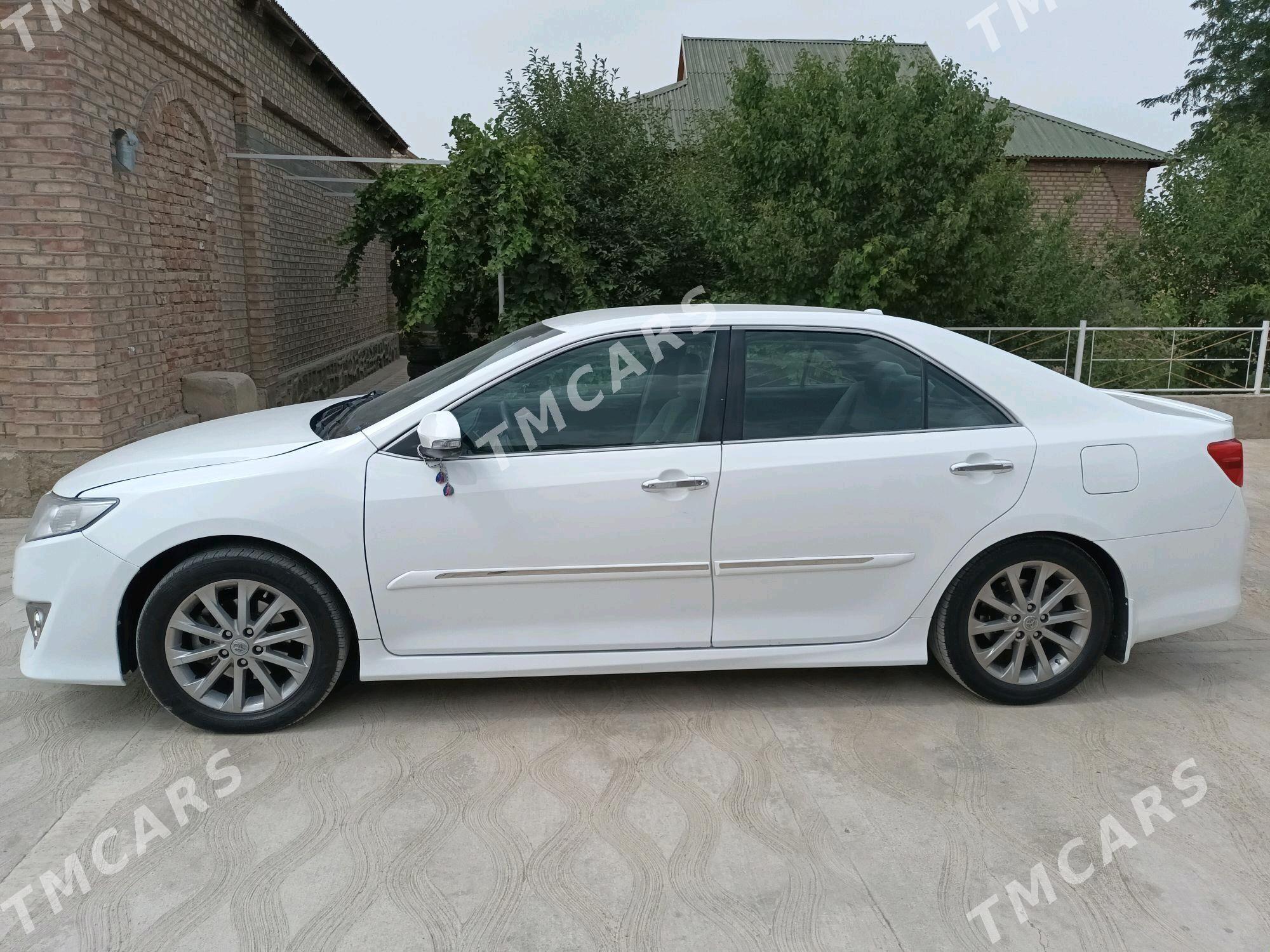 Toyota Camry 2012 - 210 000 TMT - Балканабат - img 3