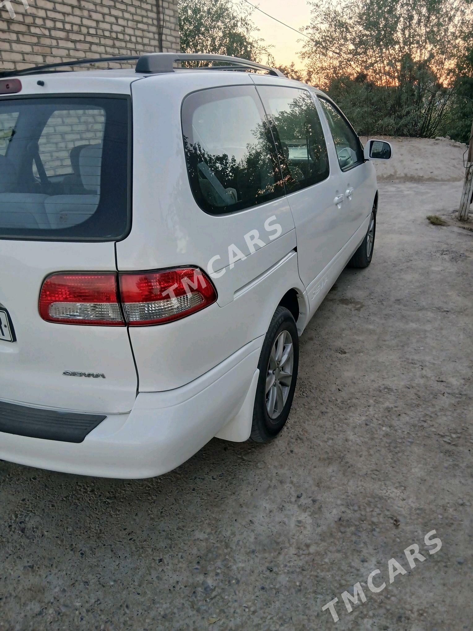Toyota Sienna 2001 - 175 000 TMT - Мары - img 2