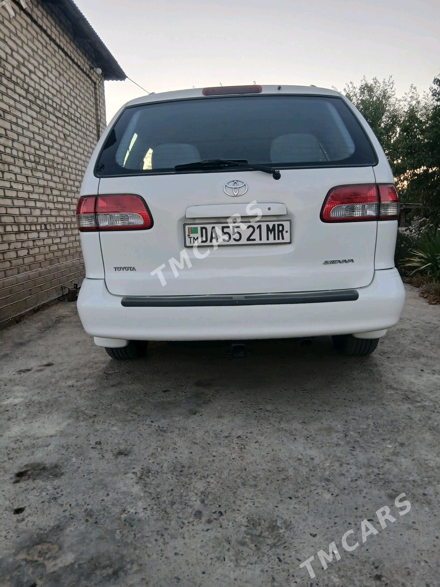 Toyota Sienna 2001 - 175 000 TMT - Мары - img 3