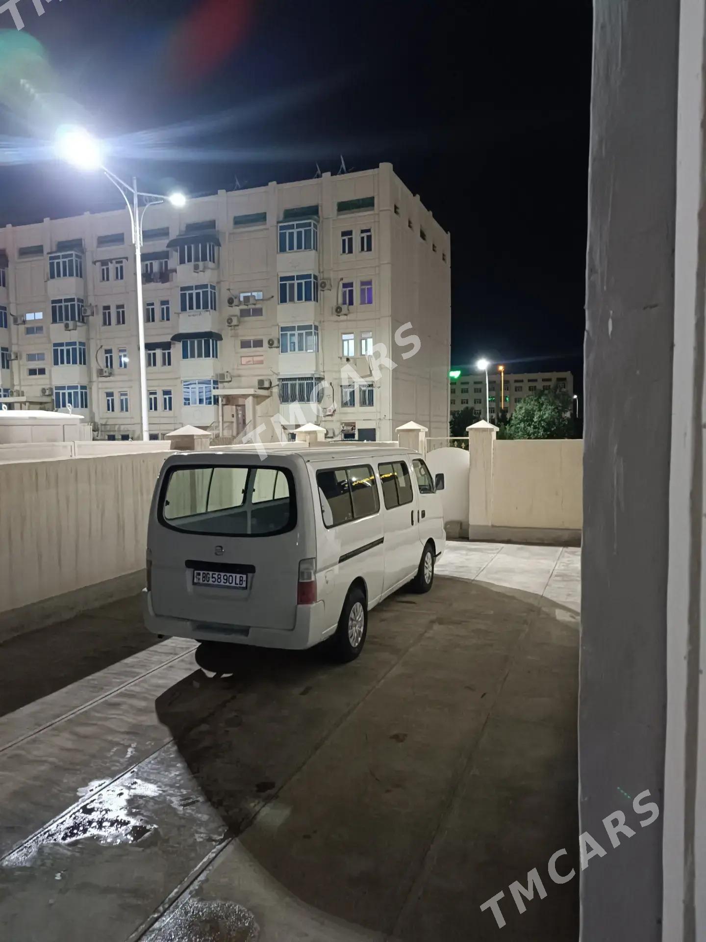 Nissan Urvan 2003 - 120 000 TMT - Туркменабат - img 4