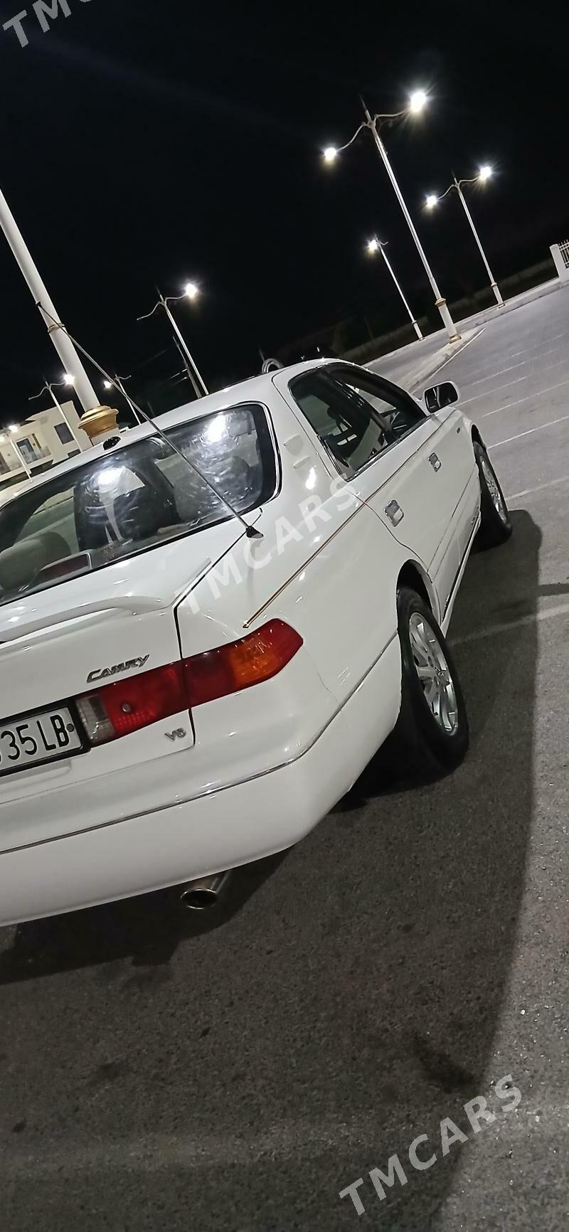 Toyota Camry 2001 - 140 000 TMT - Дянев - img 6