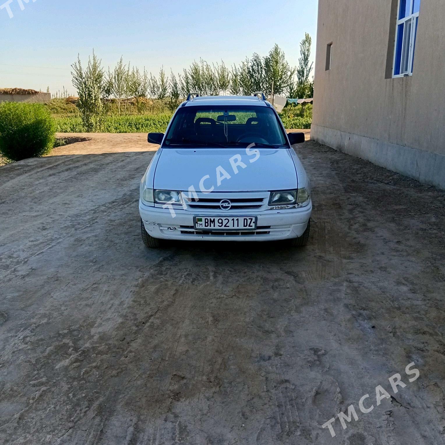 Opel Astra 1993 - 40 000 TMT - Köneürgenç - img 4