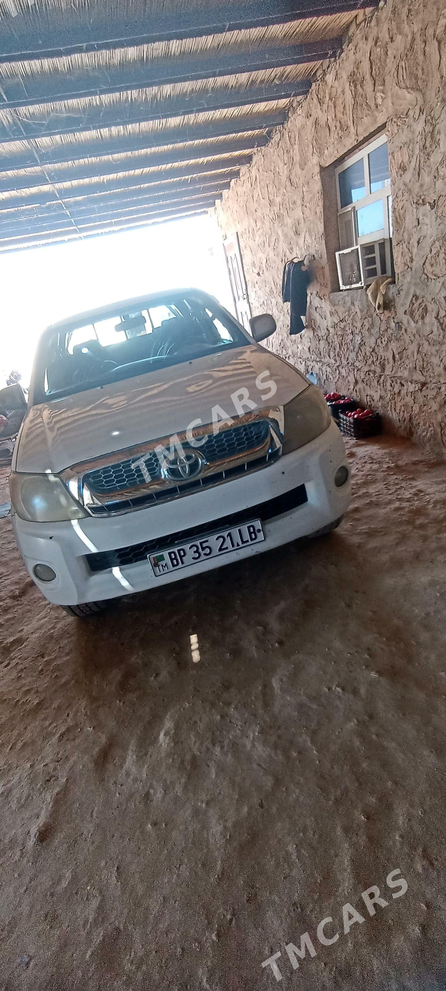 Toyota Hilux 2008 - 260 000 TMT - Достлук - img 6