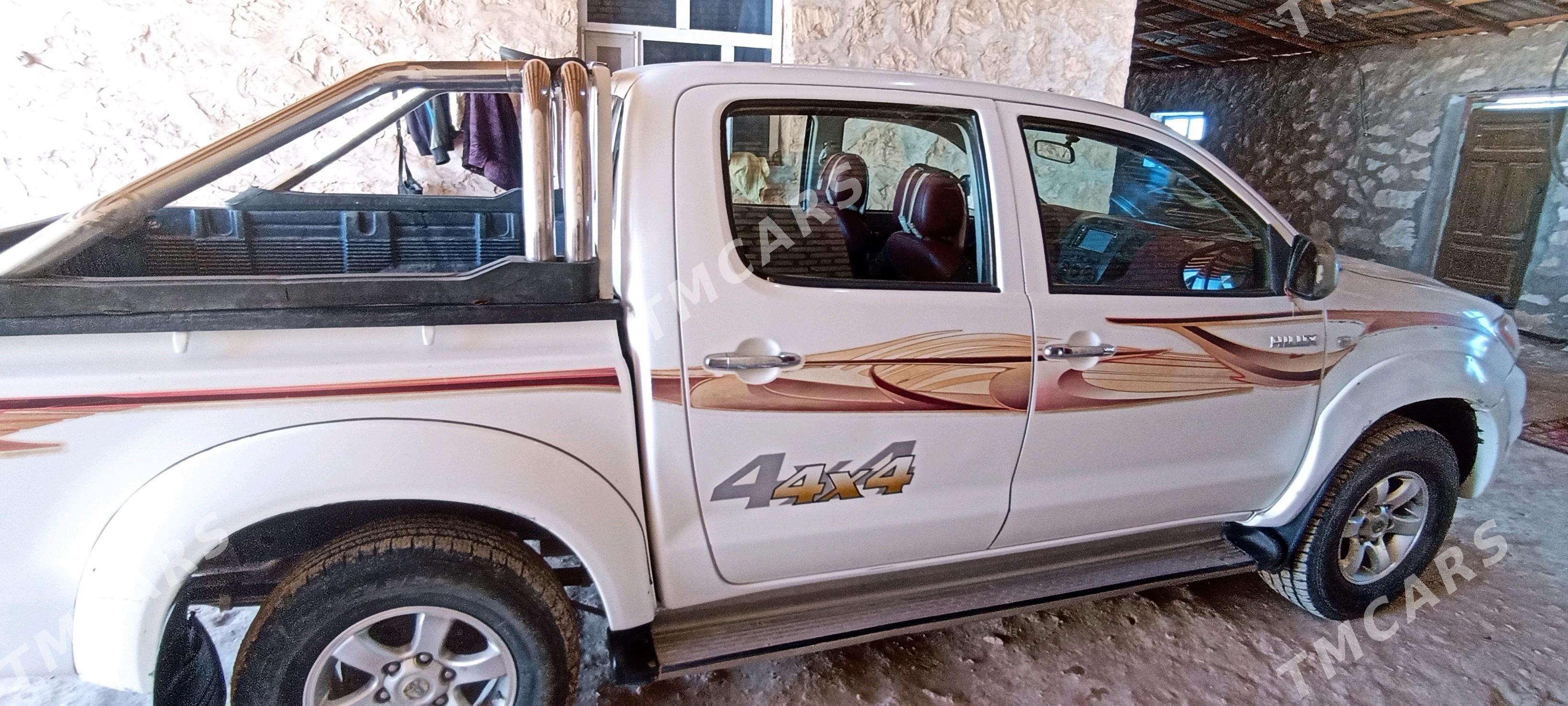 Toyota Hilux 2008 - 260 000 TMT - Достлук - img 7