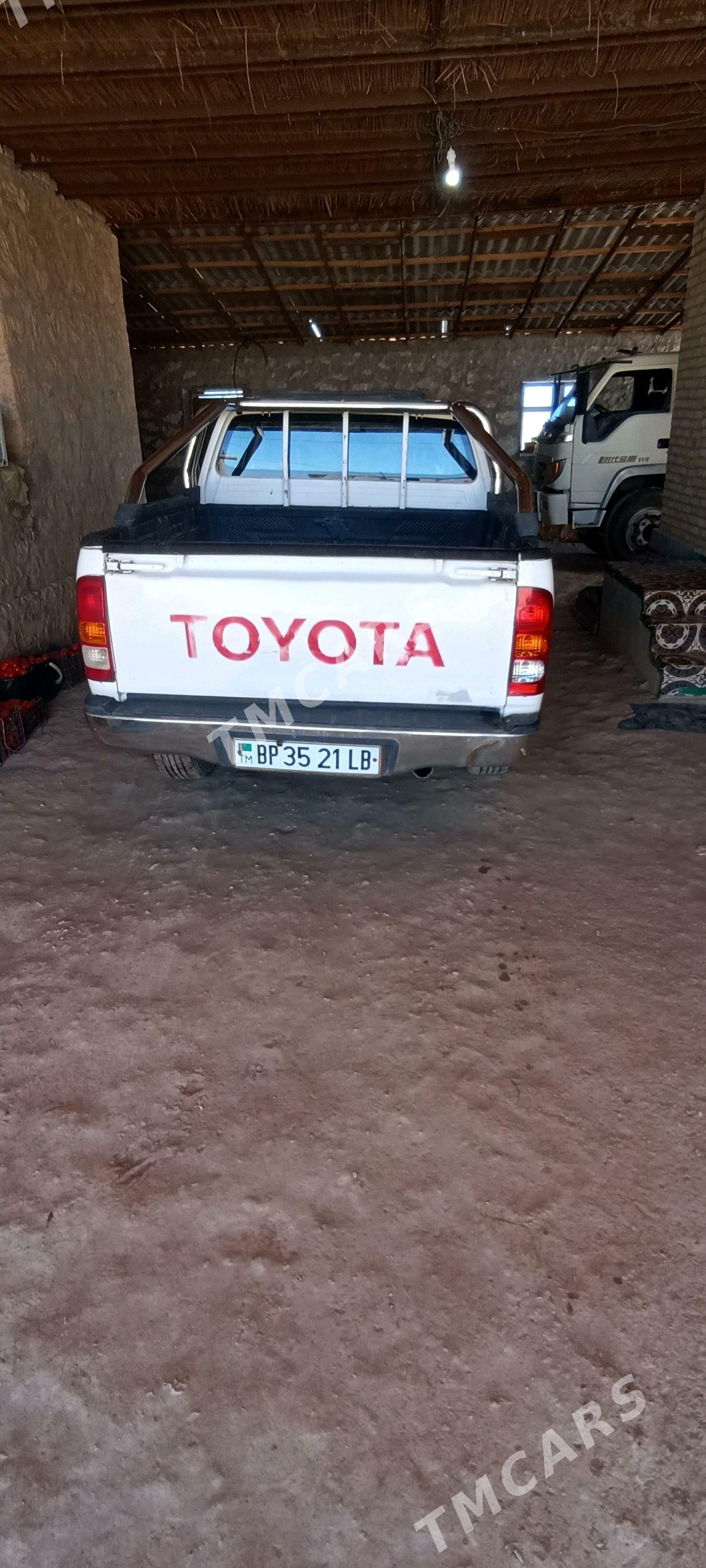 Toyota Hilux 2008 - 260 000 TMT - Достлук - img 10