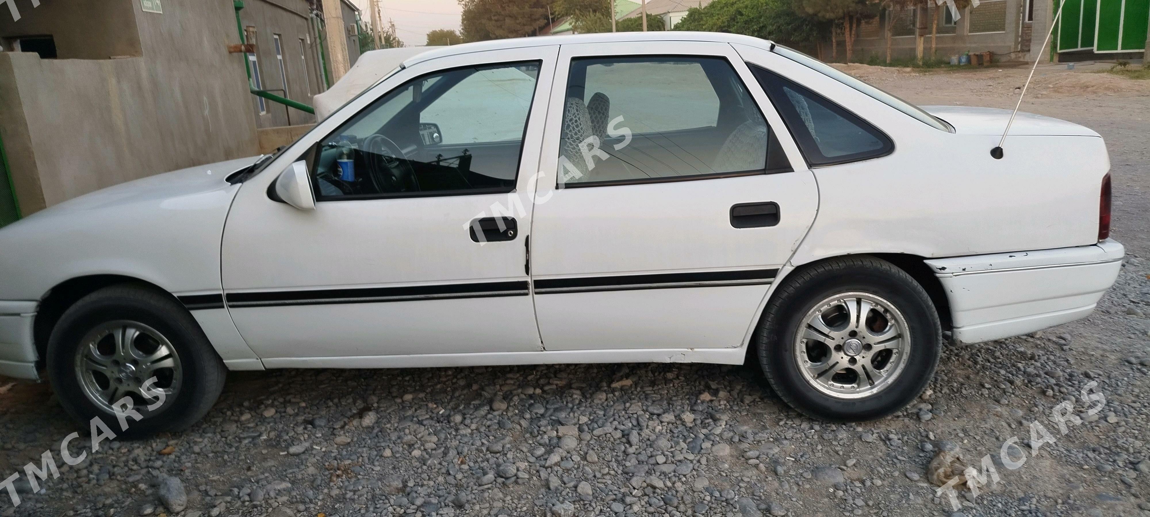 Opel Vectra 1992 - 35 000 TMT - Анев - img 2
