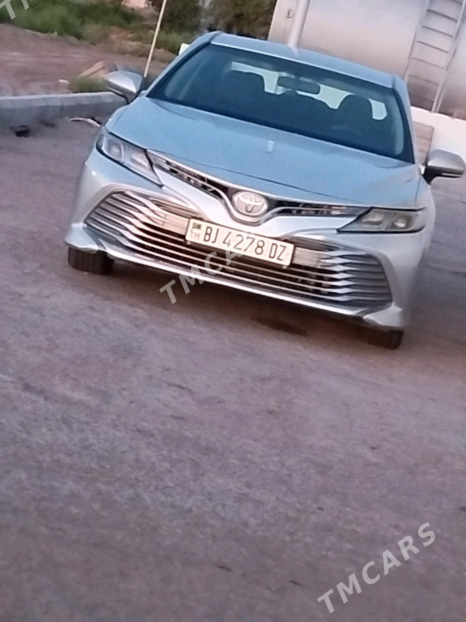 Toyota Camry 2019 - 260 000 TMT - Гороглы (Тагта) - img 4