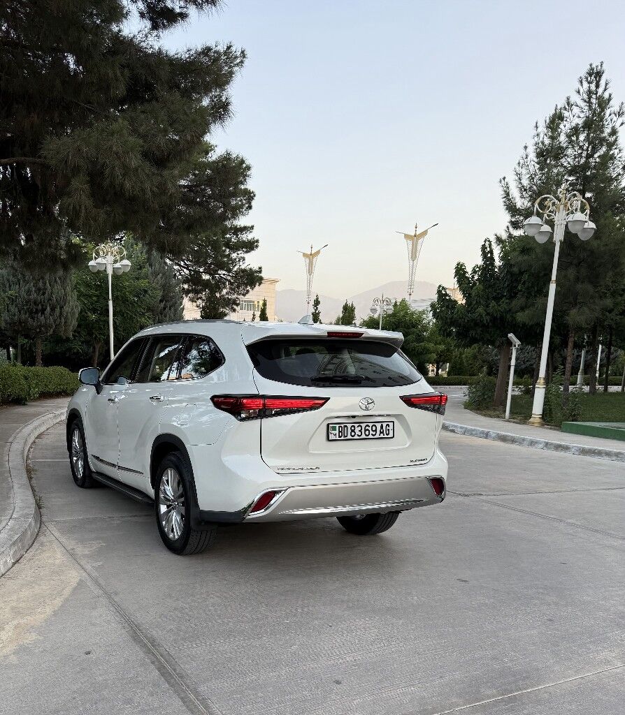 Toyota Highlander 2022 - 505 000 TMT - Aşgabat - img 4