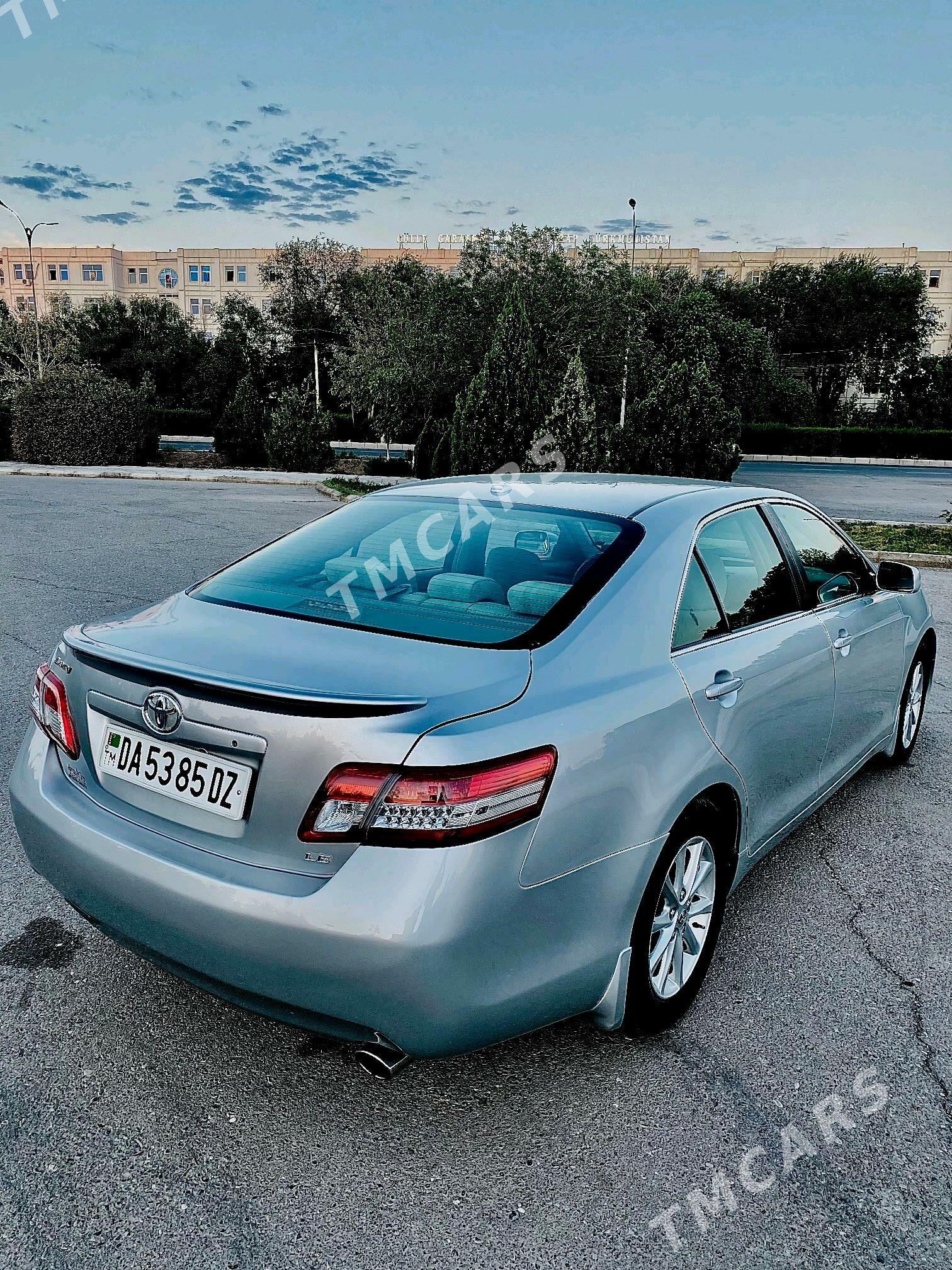Toyota Camry 2010 - 205 000 TMT - Дашогуз - img 4