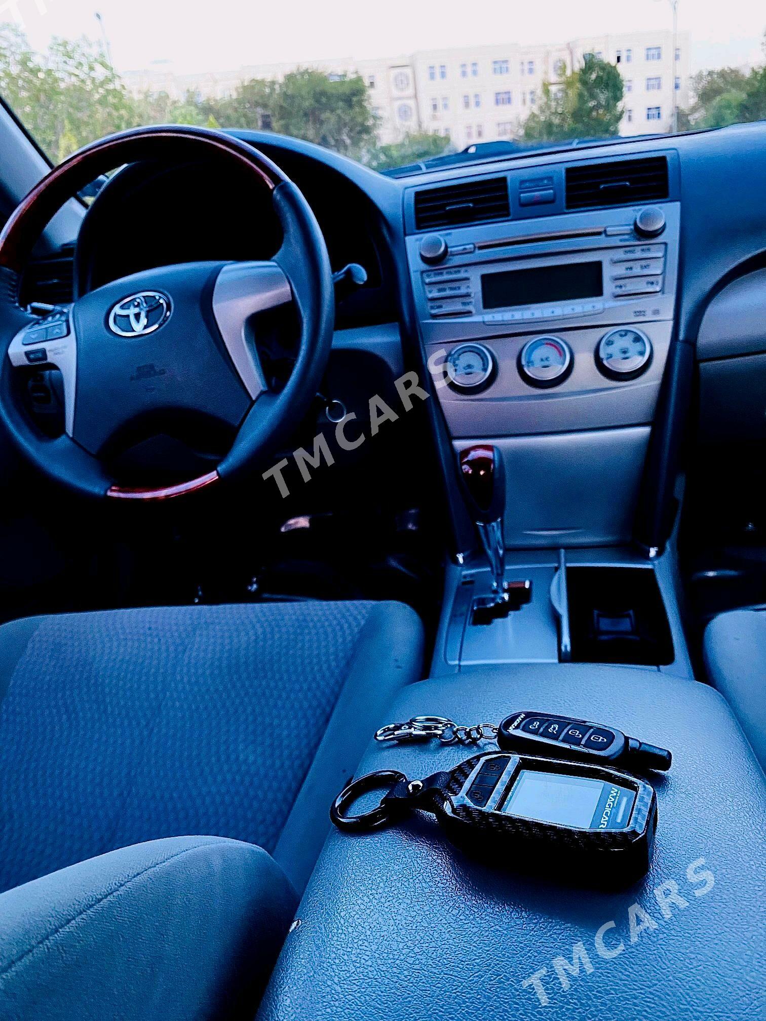 Toyota Camry 2010 - 205 000 TMT - Дашогуз - img 8