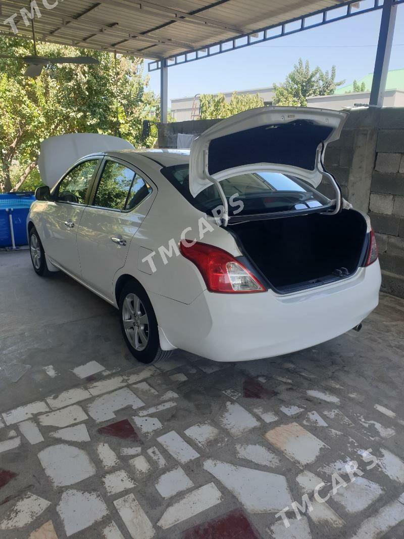 Nissan Versa 2011 - 125 000 TMT - Aşgabat - img 4