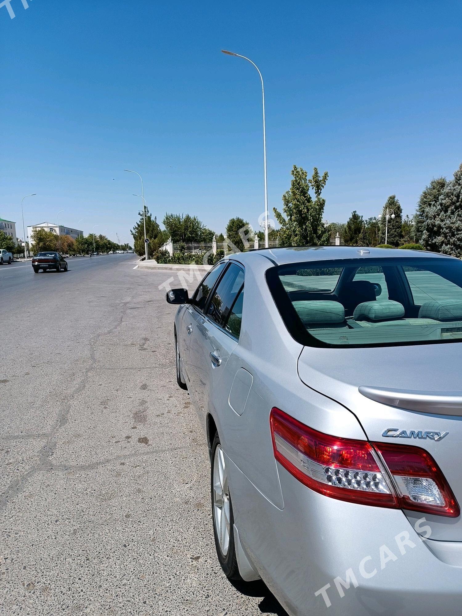 Toyota Camry 2011 - 180 000 TMT - Фарап - img 7