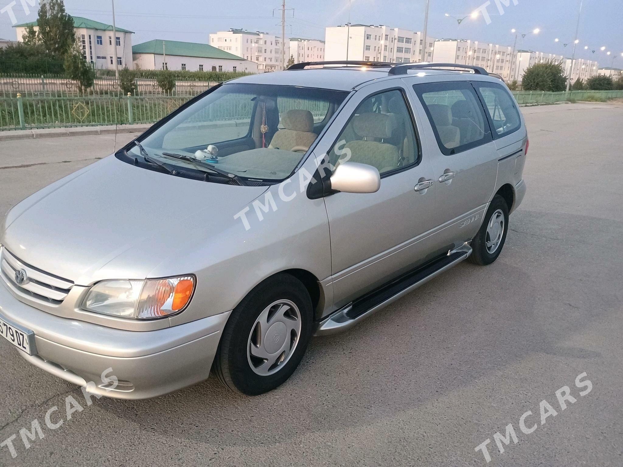 Toyota Sienna 2001 - 168 000 TMT - Дашогуз - img 3