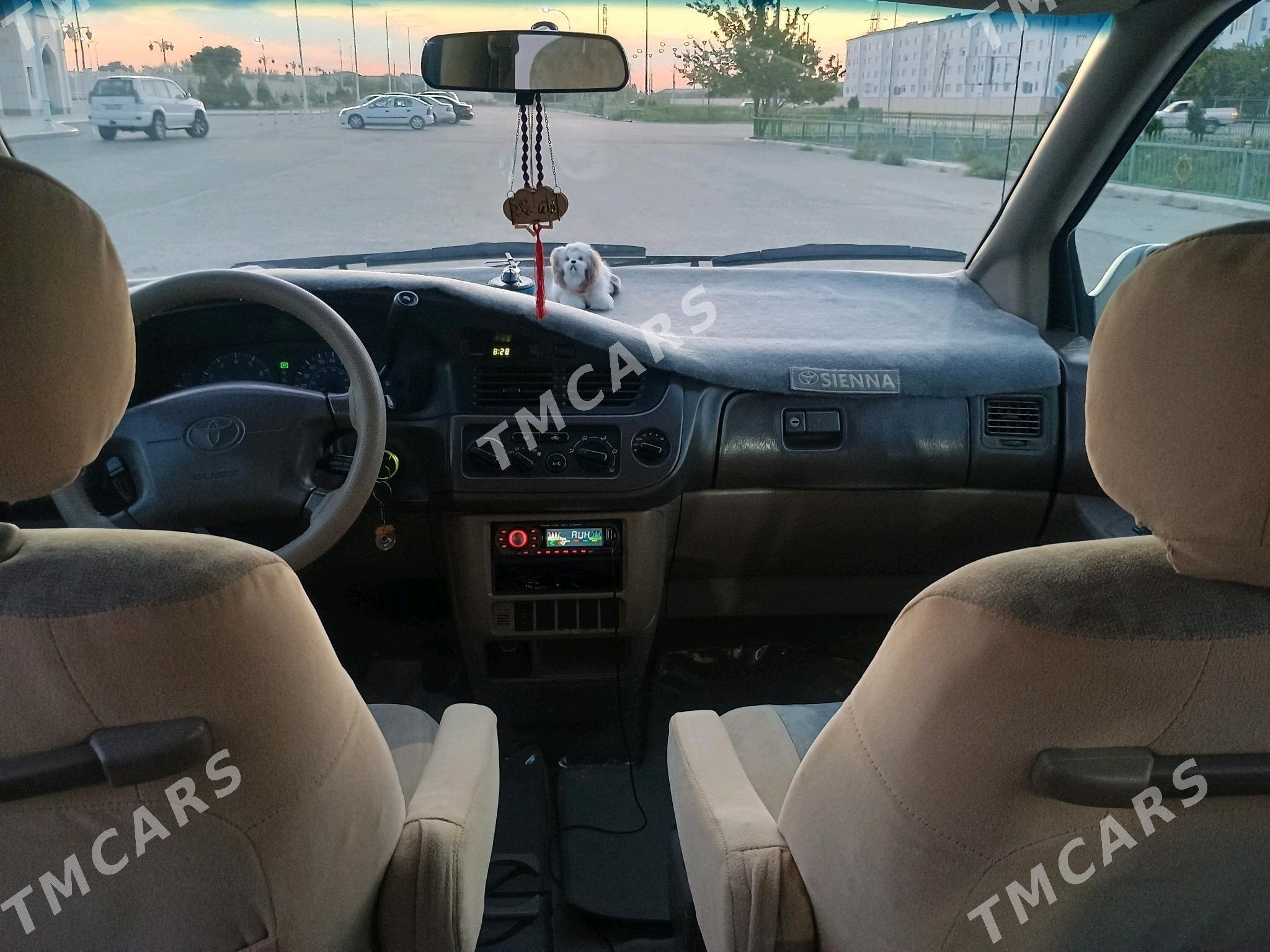 Toyota Sienna 2001 - 168 000 TMT - Дашогуз - img 7