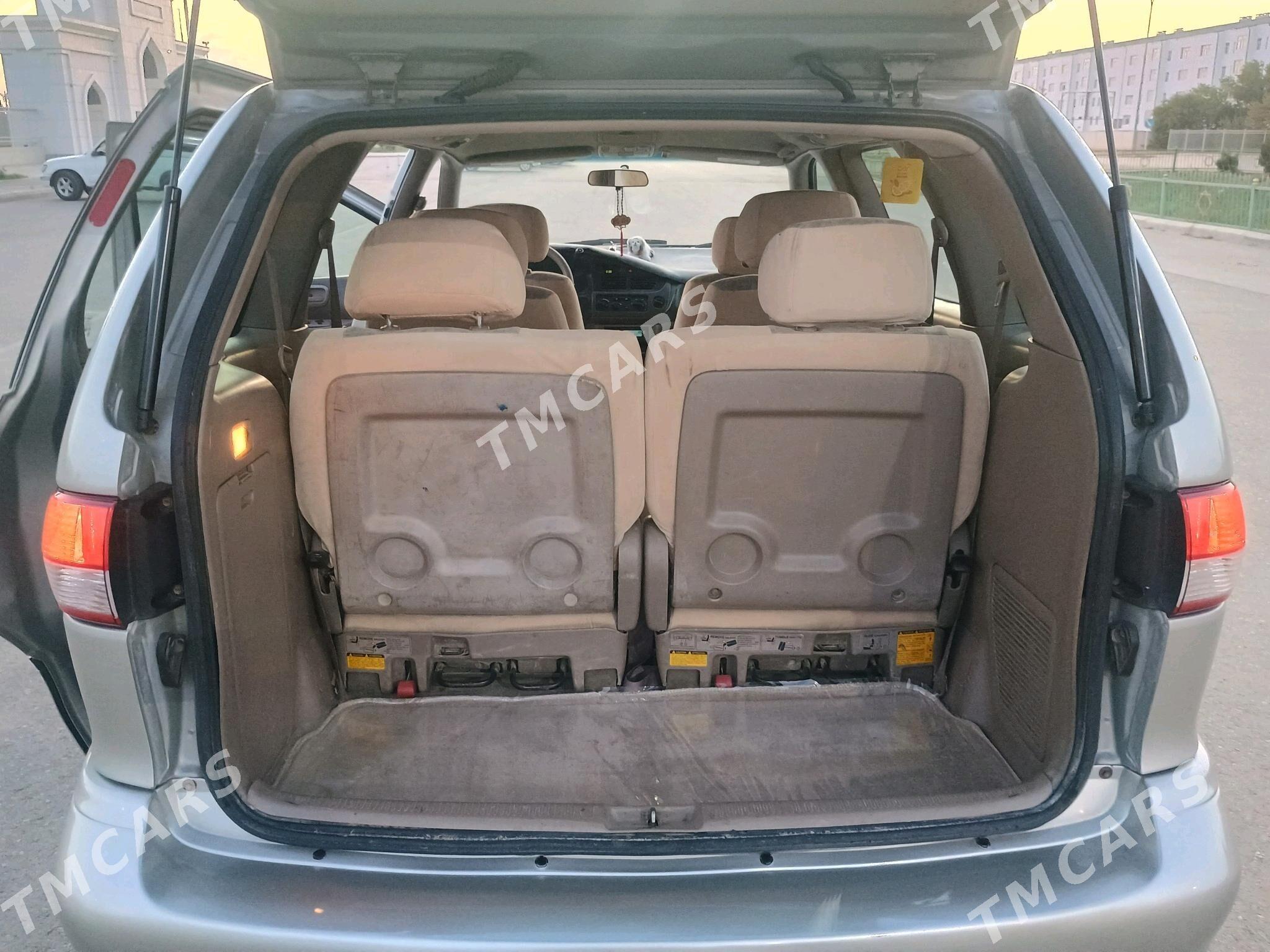 Toyota Sienna 2001 - 168 000 TMT - Дашогуз - img 5