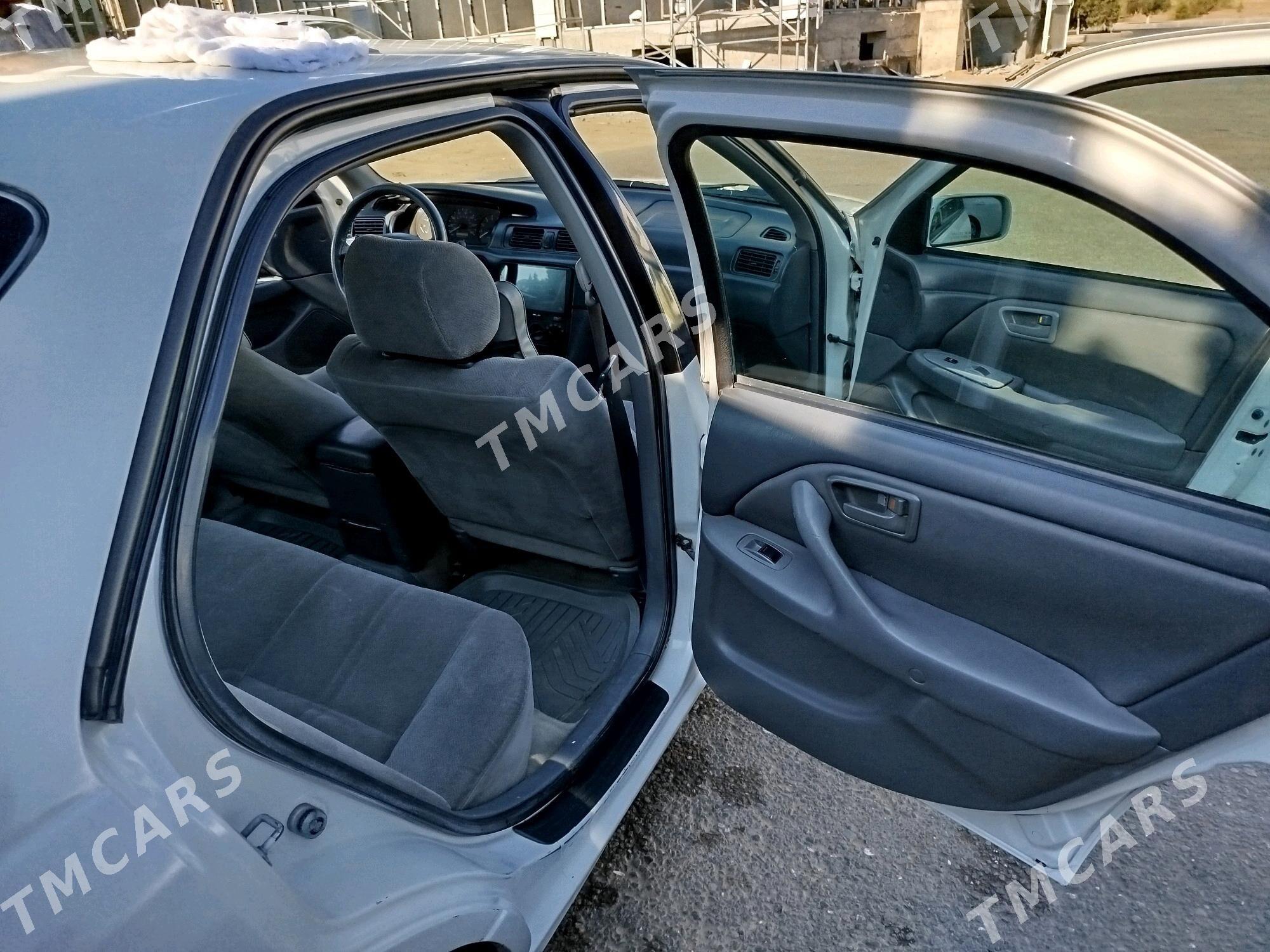 Toyota Camry 2001 - 125 000 TMT - Änew - img 2