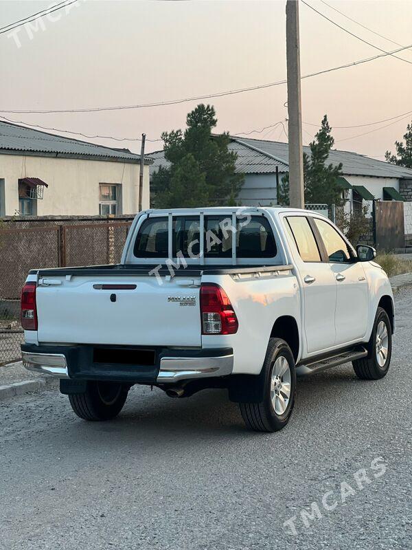 Toyota Hilux 2016 - 430 000 TMT - Балканабат - img 2