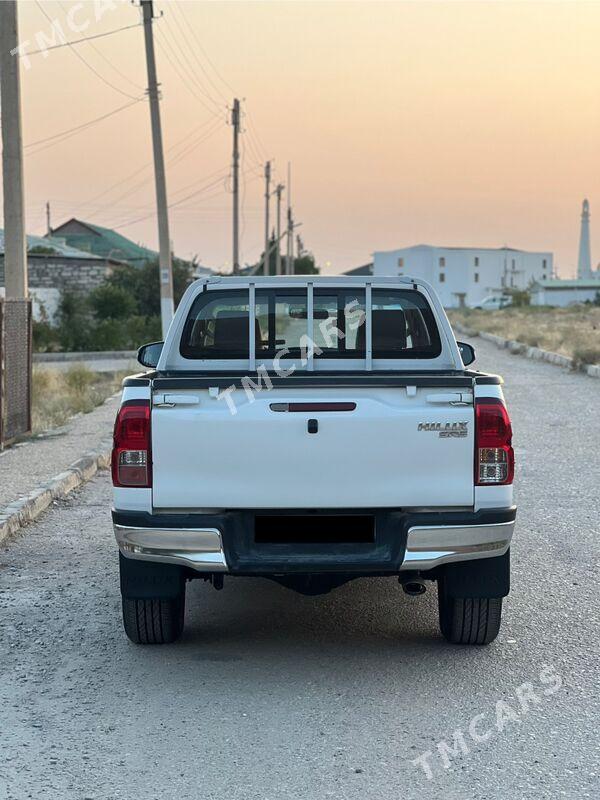 Toyota Hilux 2016 - 430 000 TMT - Балканабат - img 6