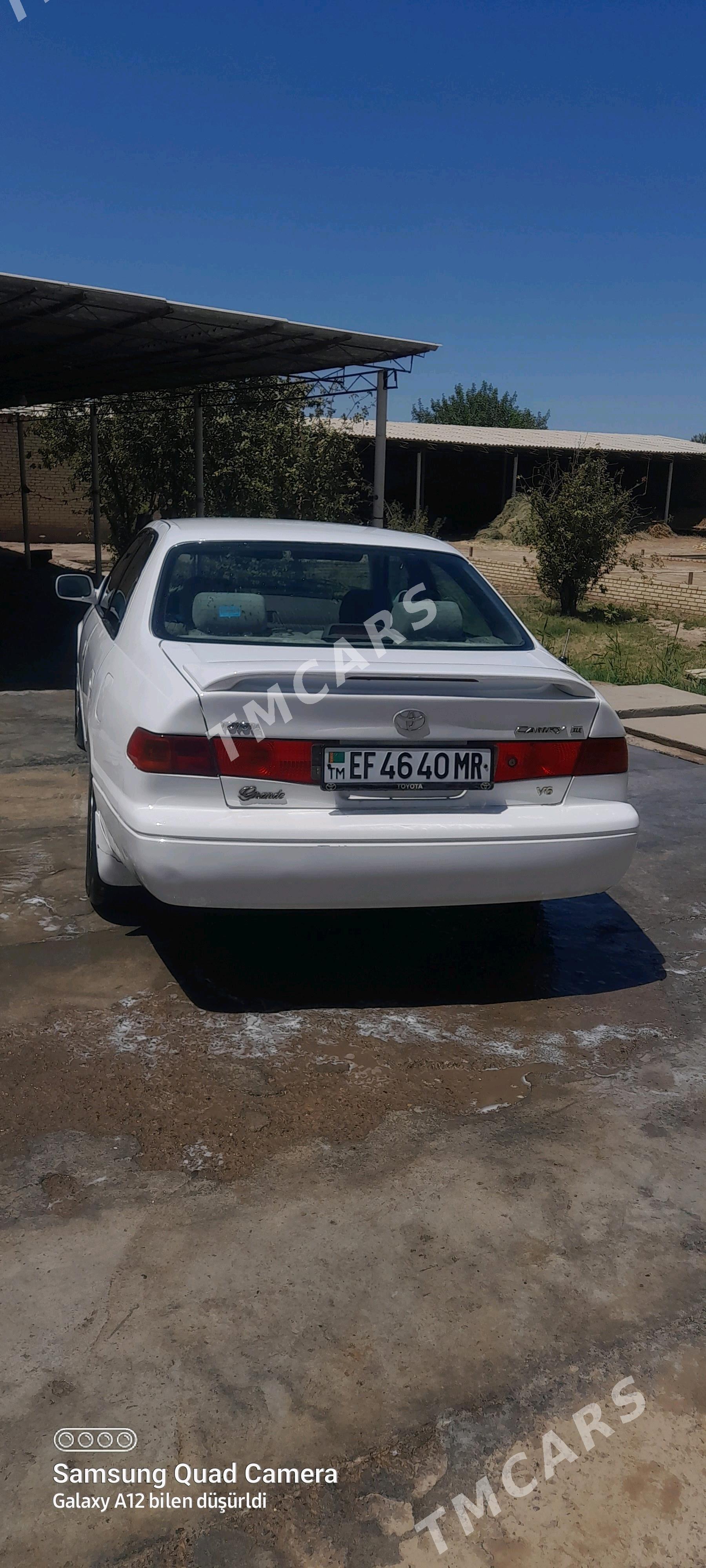 Toyota Camry 2000 - 130 000 TMT - Байрамали - img 4