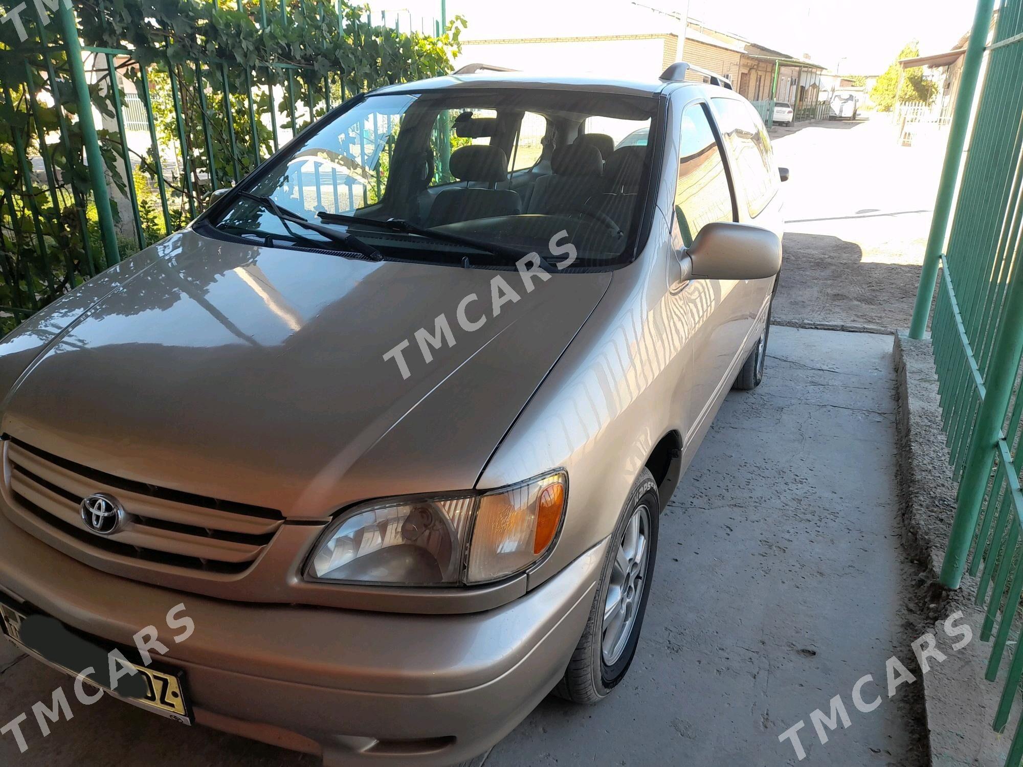 Toyota Sienna 2002 - 122 000 TMT - Daşoguz - img 2