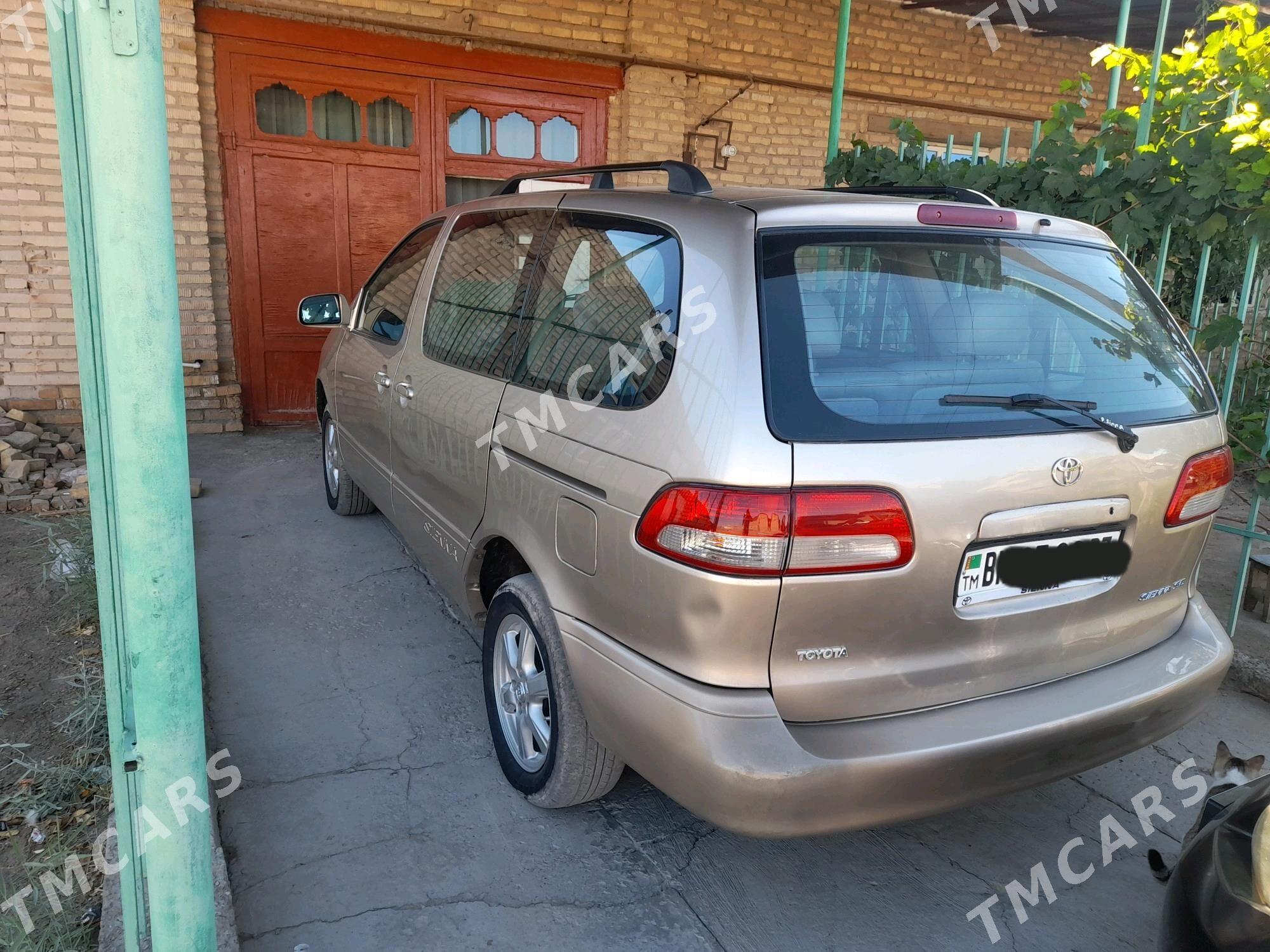 Toyota Sienna 2002 - 122 000 TMT - Daşoguz - img 3