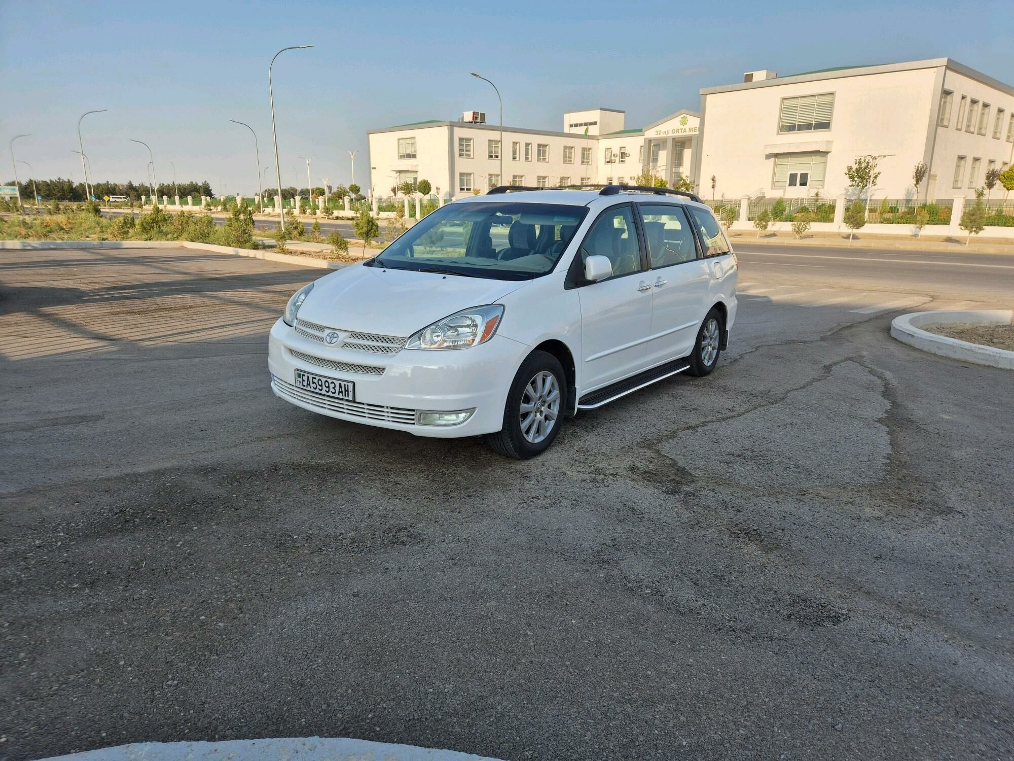 Toyota Sienna 2004 - 195 000 TMT - Гёкдепе - img 4