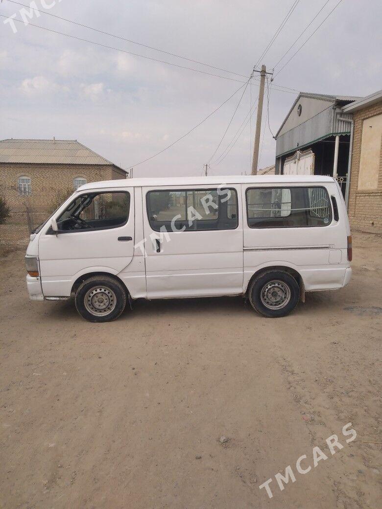 Toyota Hiace 2000 - 60 000 TMT - Мары - img 2