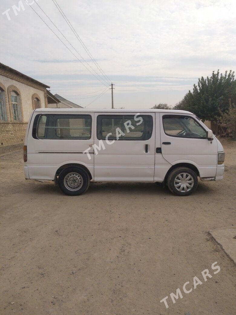 Toyota Hiace 2000 - 60 000 TMT - Мары - img 3