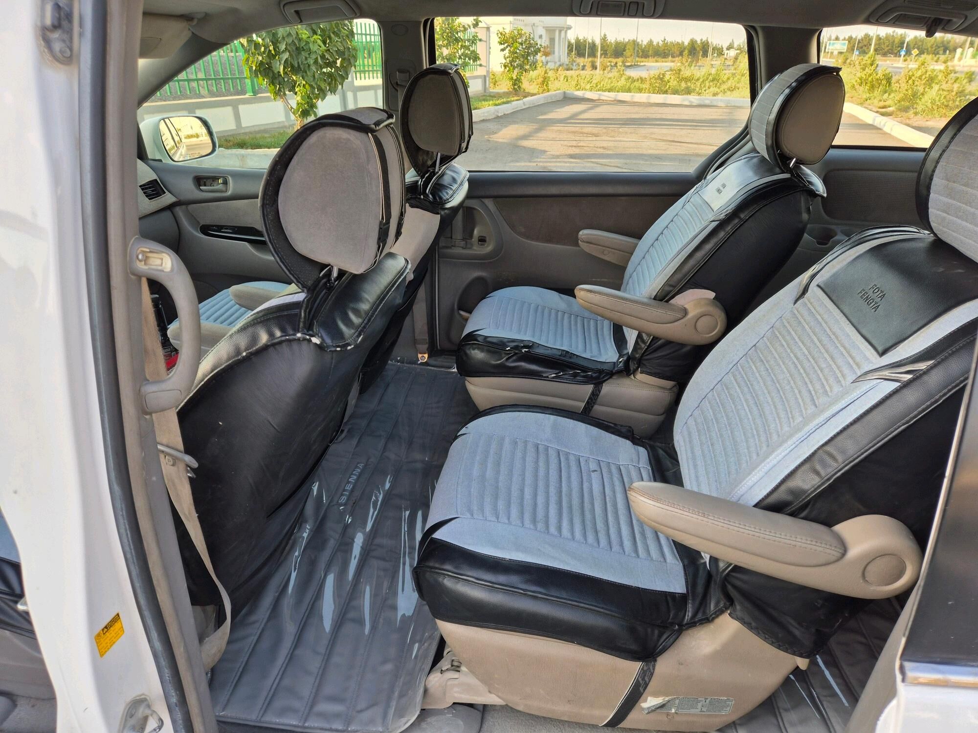 Toyota Sienna 2004 - 195 000 TMT - Гёкдепе - img 7