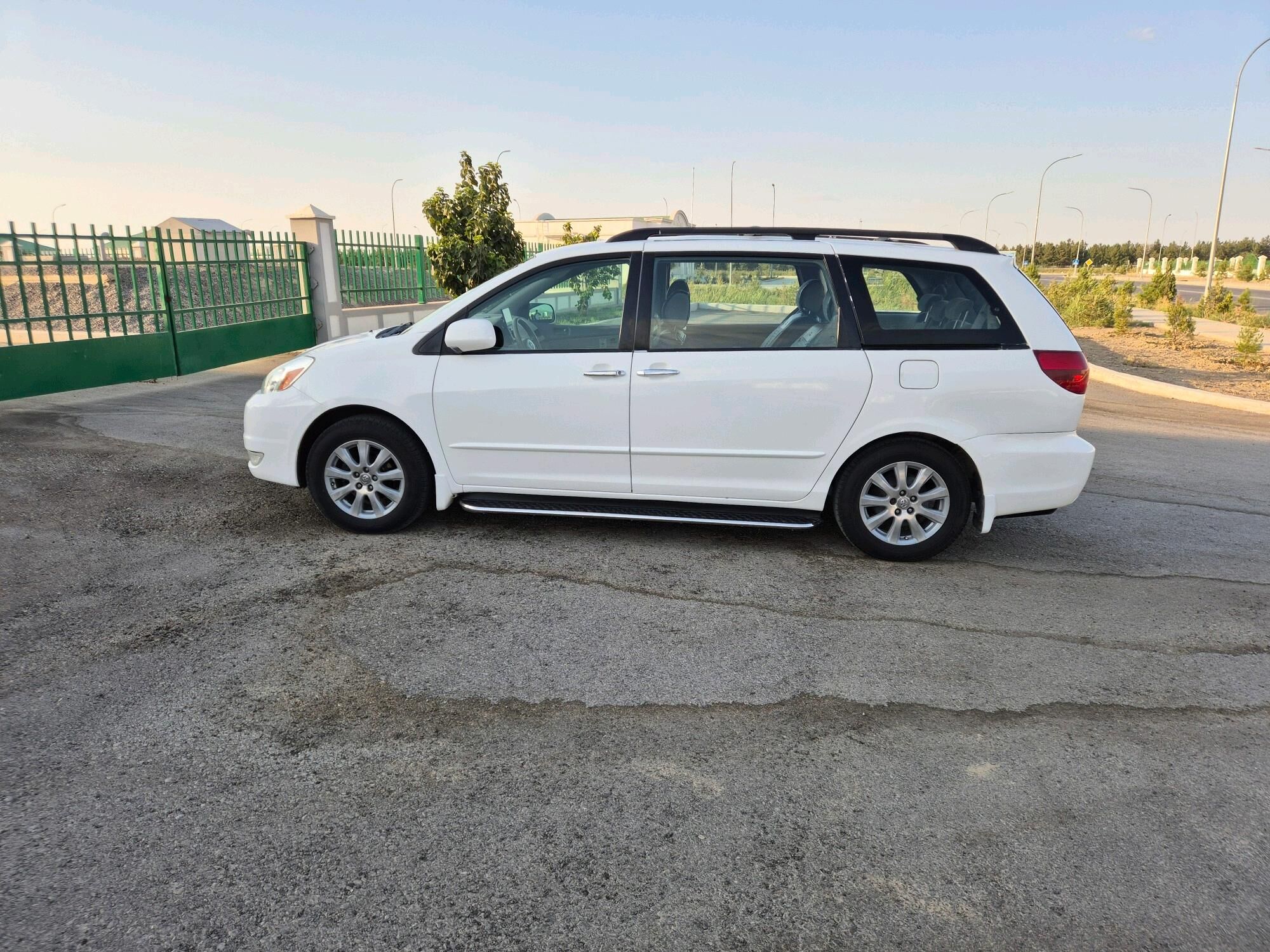 Toyota Sienna 2004 - 195 000 TMT - Гёкдепе - img 10