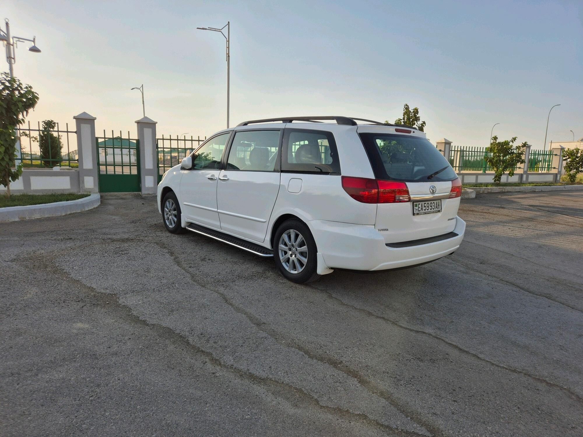 Toyota Sienna 2004 - 195 000 TMT - Гёкдепе - img 9