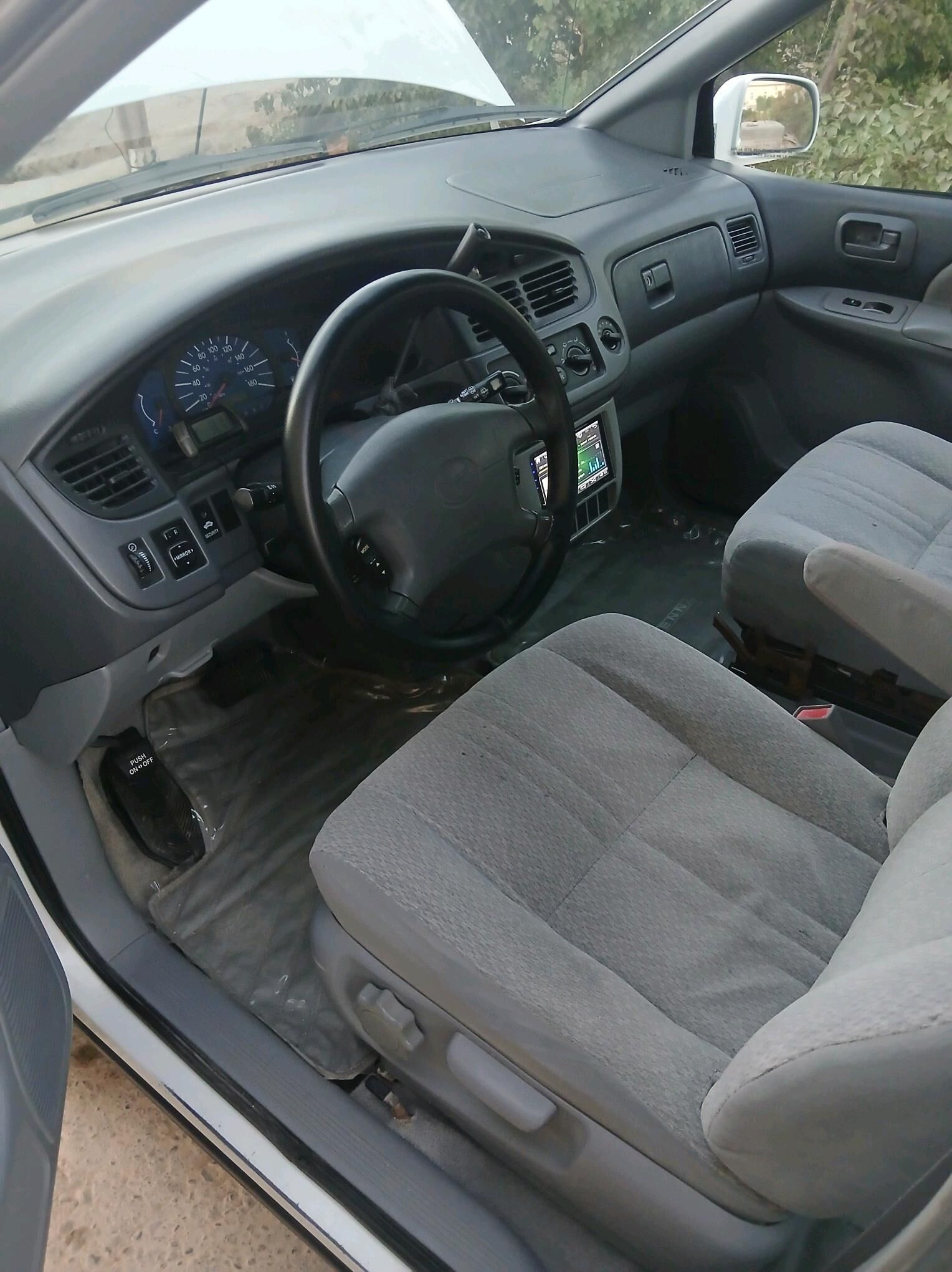 Toyota Sienna 2001 - 175 000 TMT - Мары - img 5