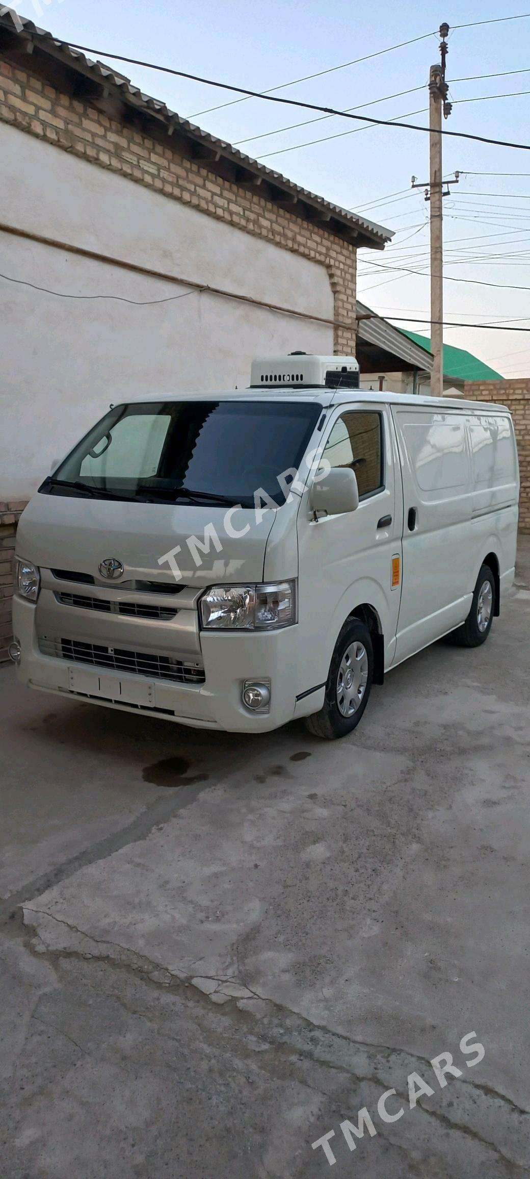 Toyota Hiace 2007 - 250 000 TMT - Mary - img 2