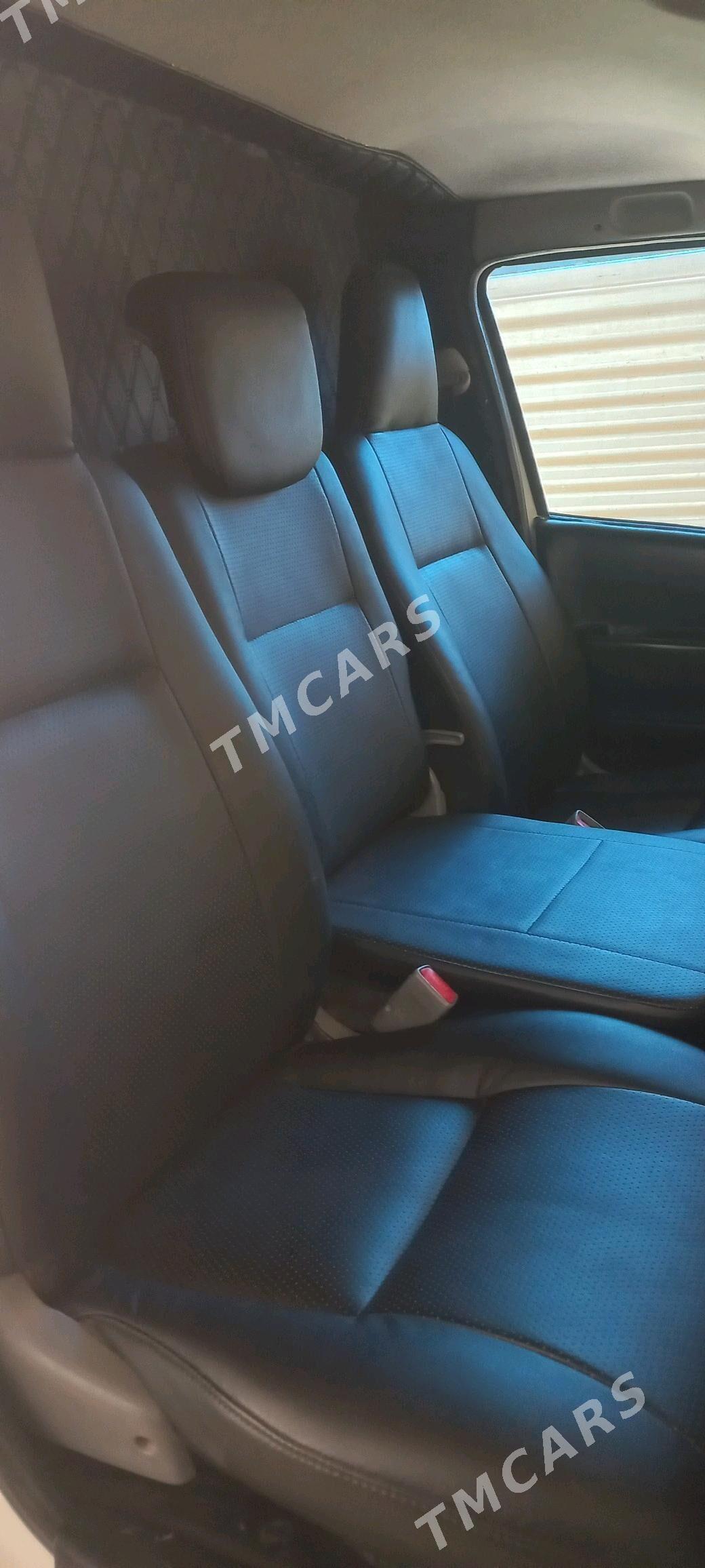 Toyota Hiace 2007 - 250 000 TMT - Mary - img 5
