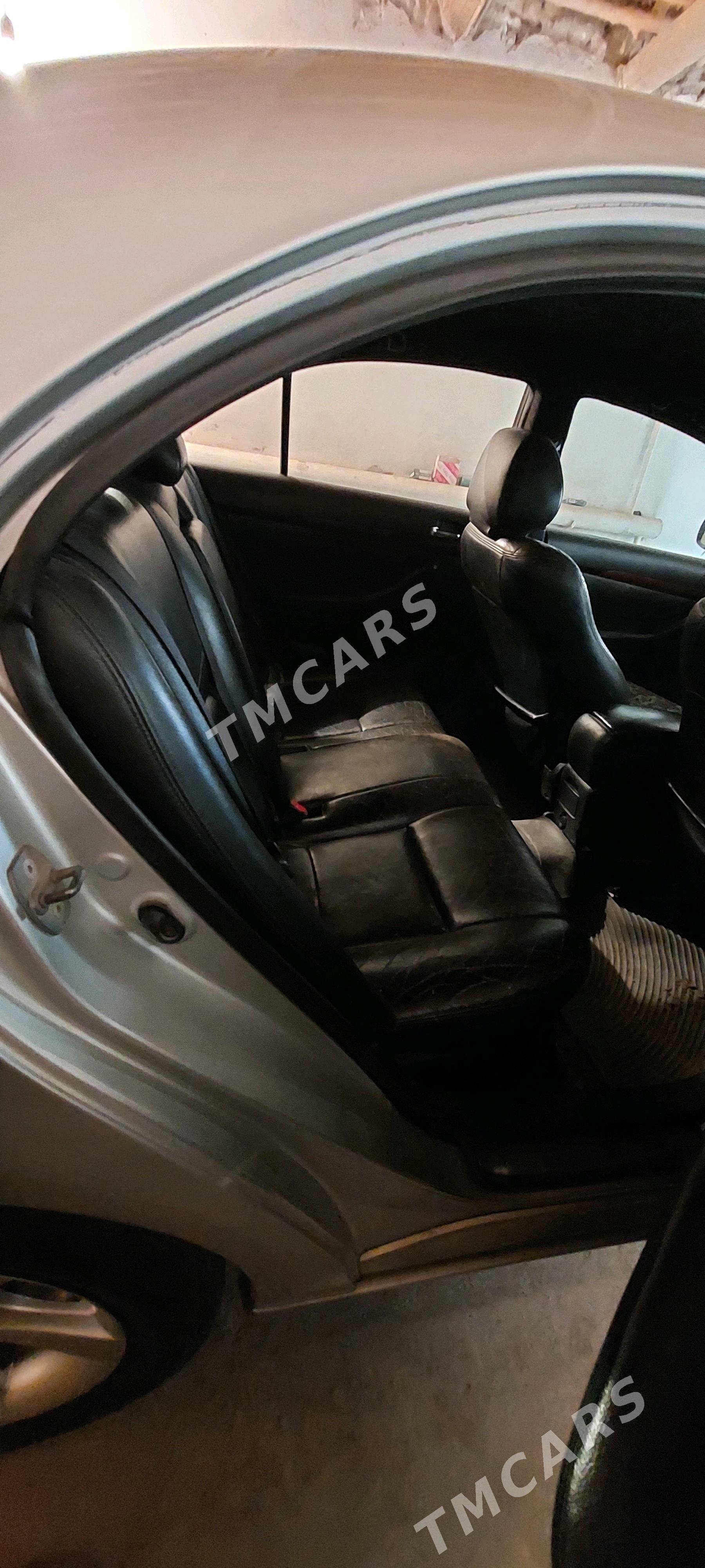 Toyota Avensis 2005 - 125 000 TMT - Köneürgenç - img 8