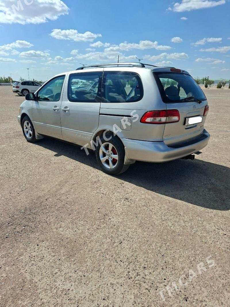 Toyota Sienna 2002 - 170 000 TMT - Гурбансолтан Едже - img 2