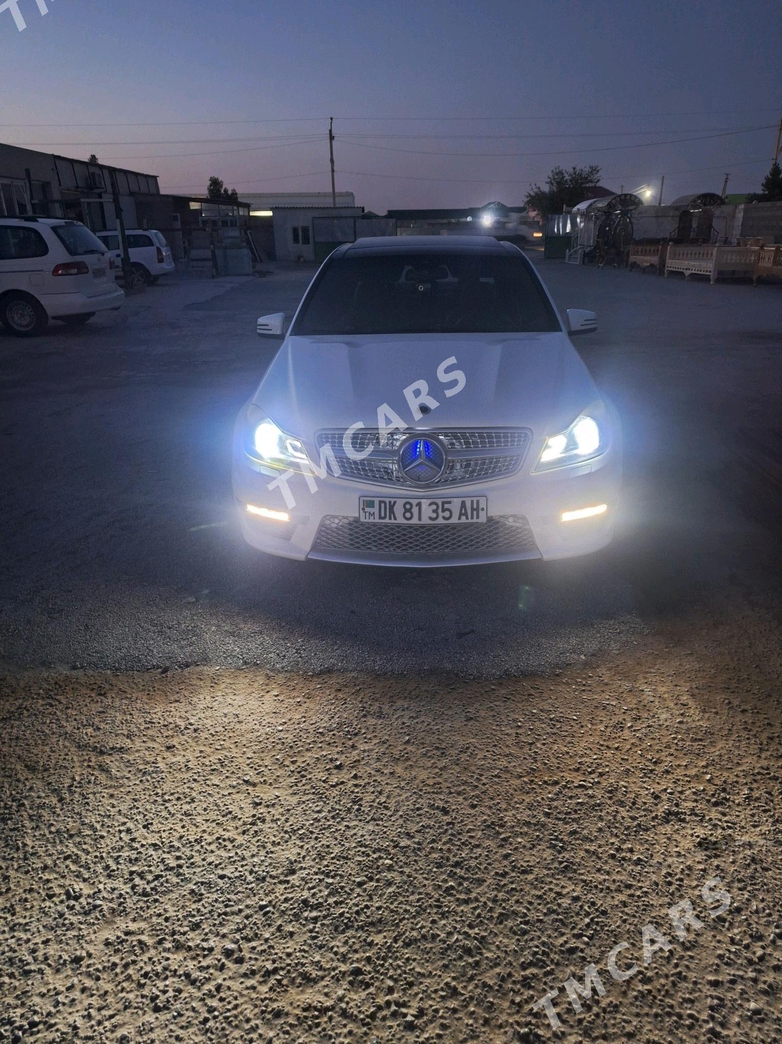 Mercedes-Benz 300E 2008 - 210 000 TMT - Бабадайхан - img 2