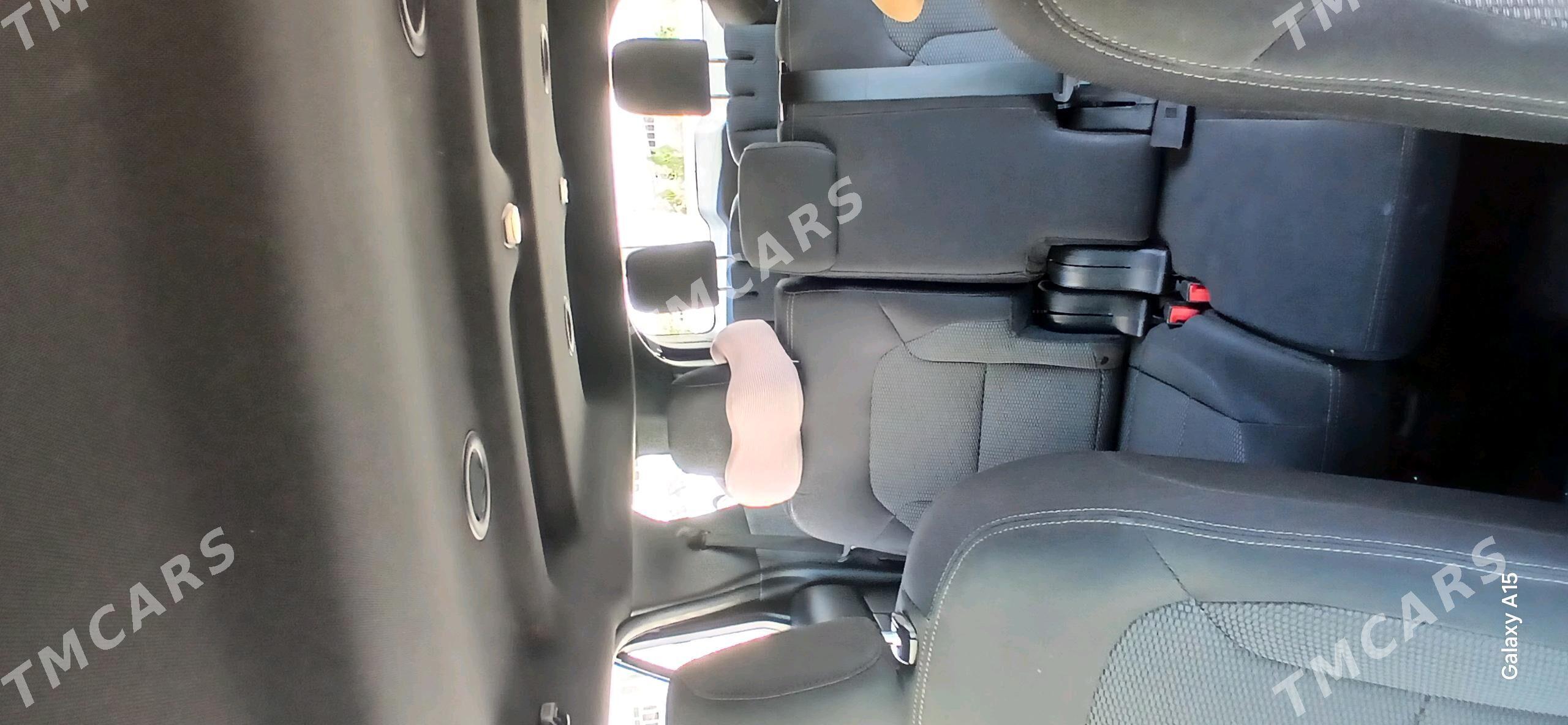 Ford Explorer 2019 - 330 000 TMT - 8 mkr - img 4