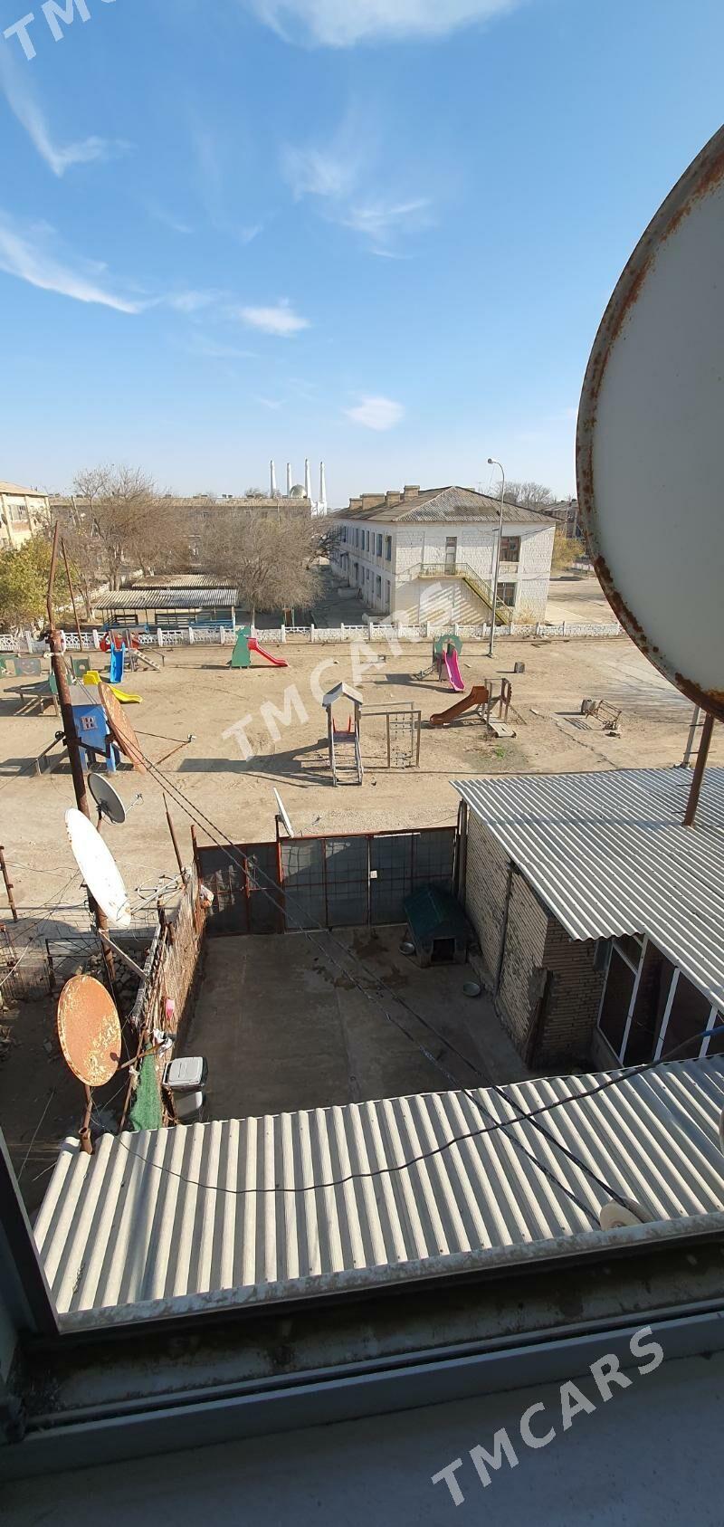 продаю квартиру на 15кв, дом 9 - Hazar - img 4