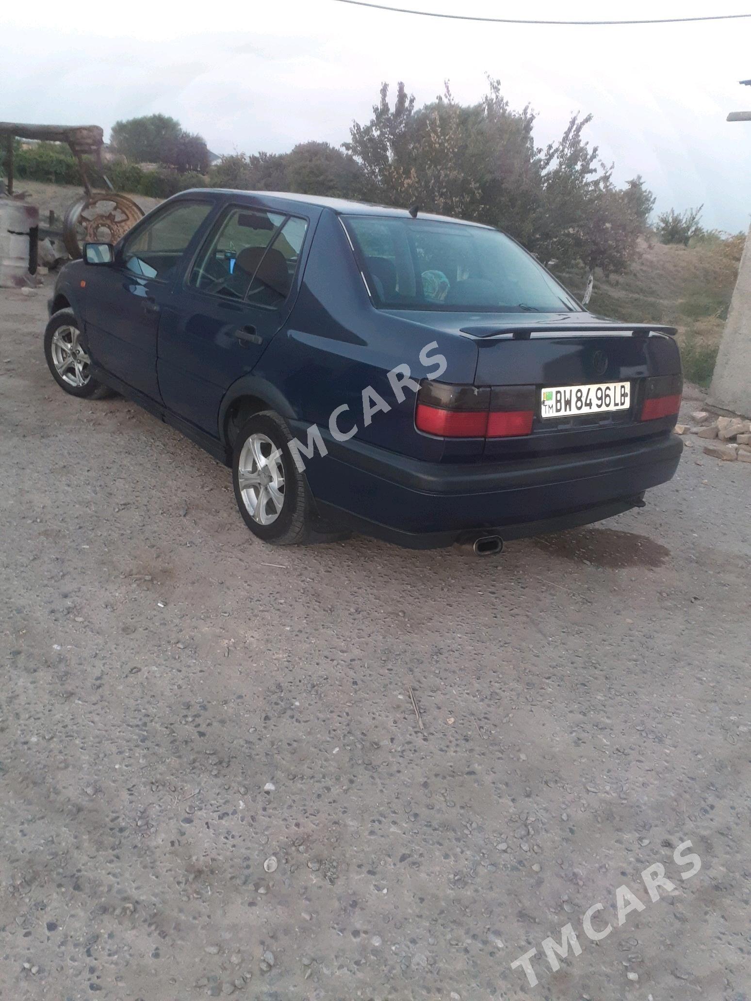 Volkswagen Jetta 1994 - 30 000 TMT - Гарабекевюл - img 2