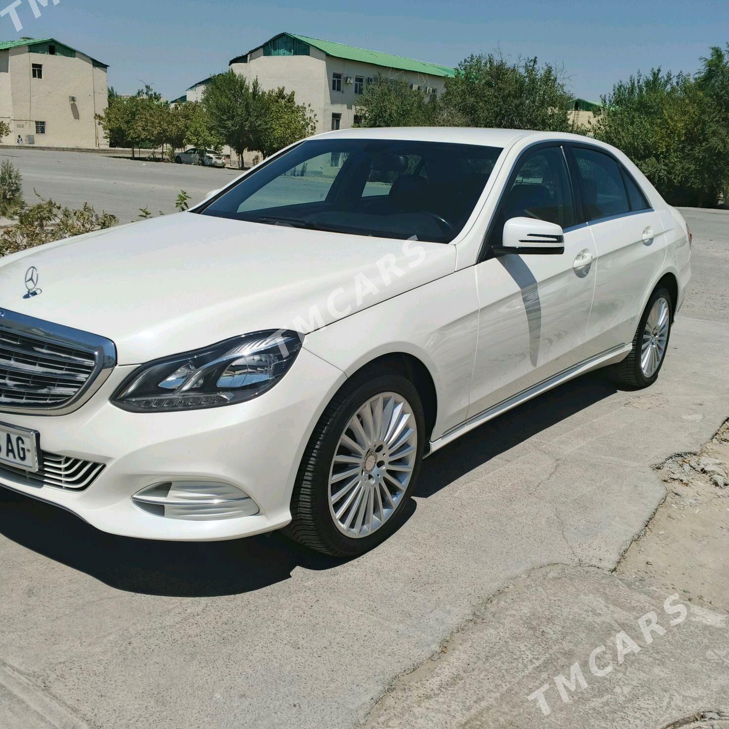 Mercedes-Benz E300 2014 - 445 000 TMT - Бузмеин - img 5