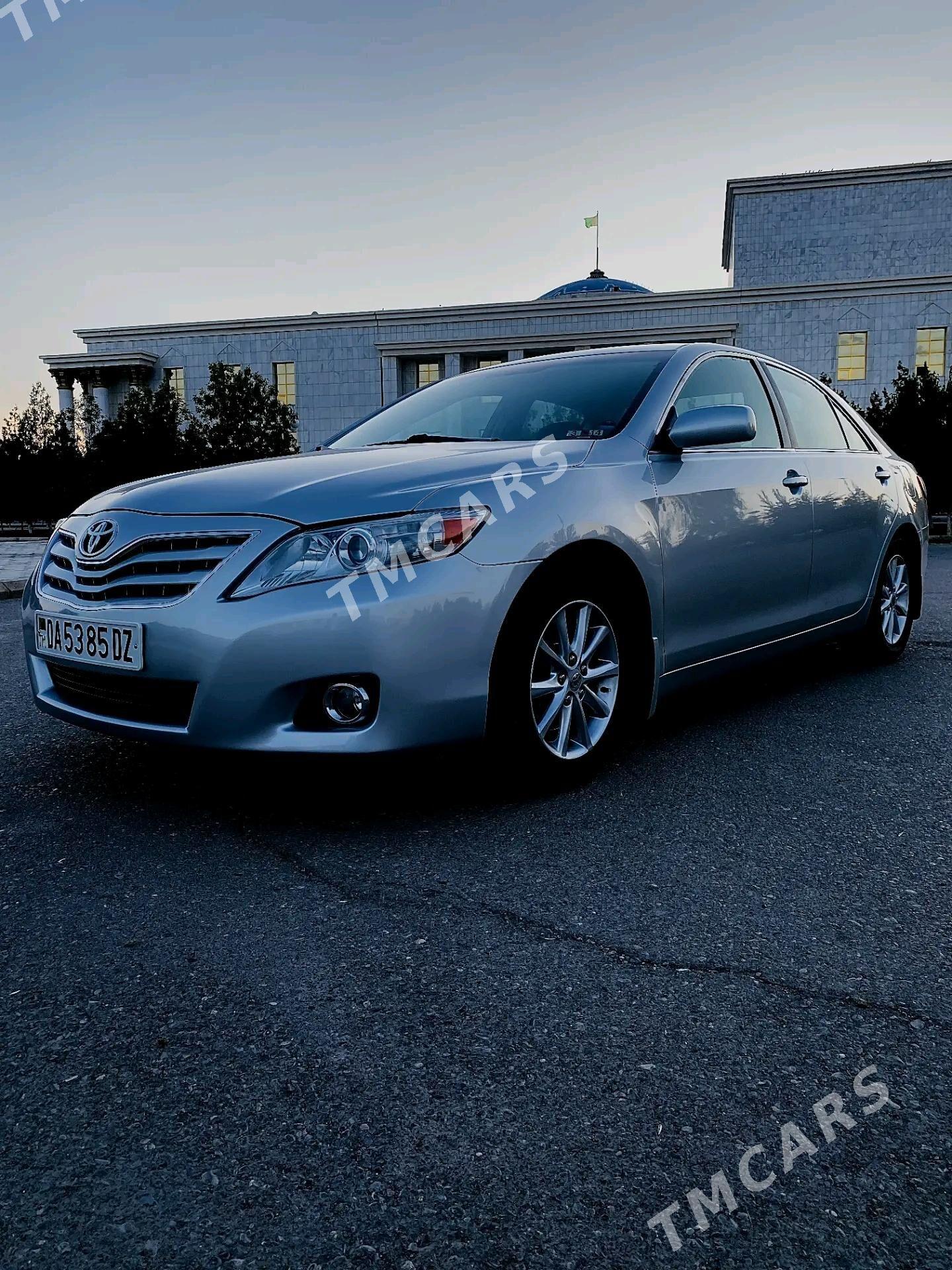 Toyota Camry 2010 - 200 000 TMT - Дашогуз - img 4