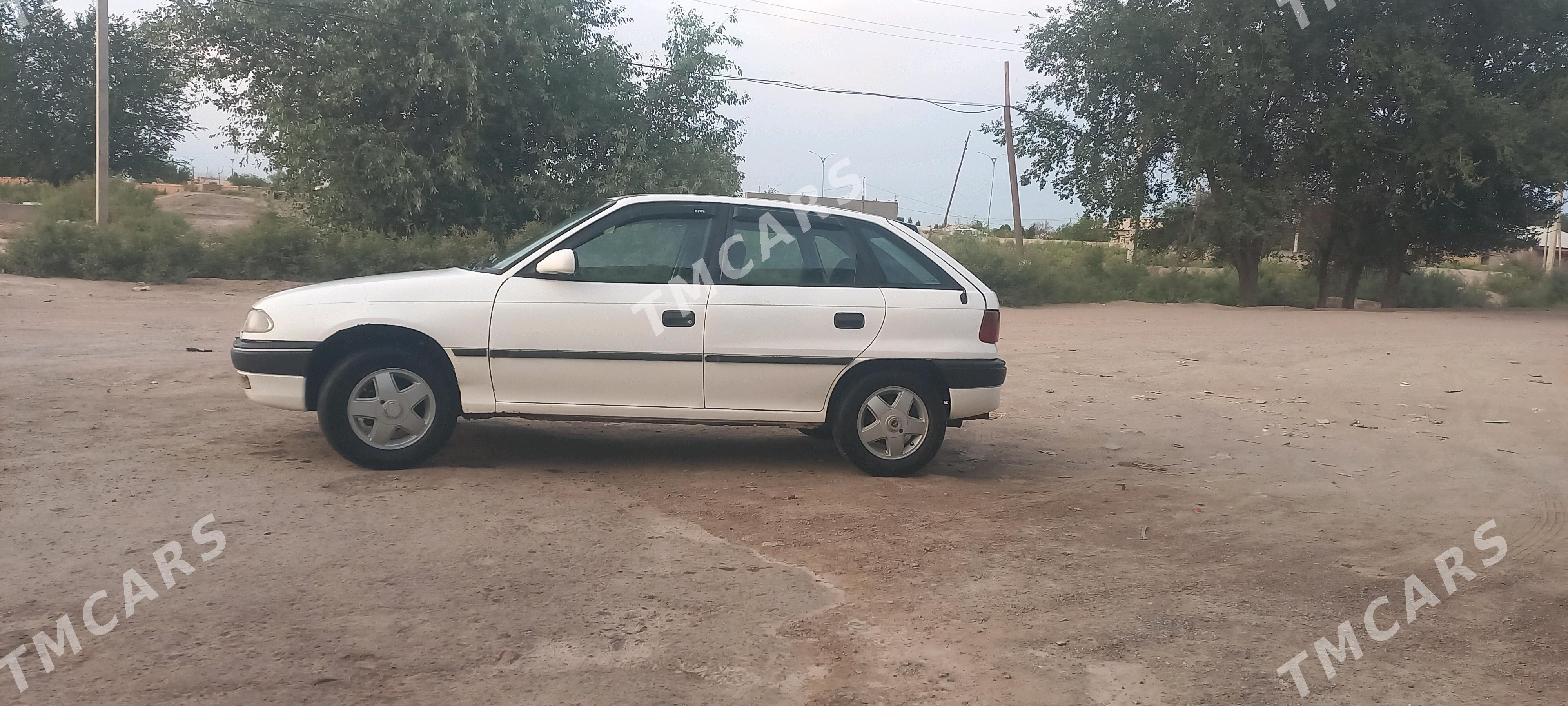 Opel Astra 1995 - 45 000 TMT - Губадаг - img 3