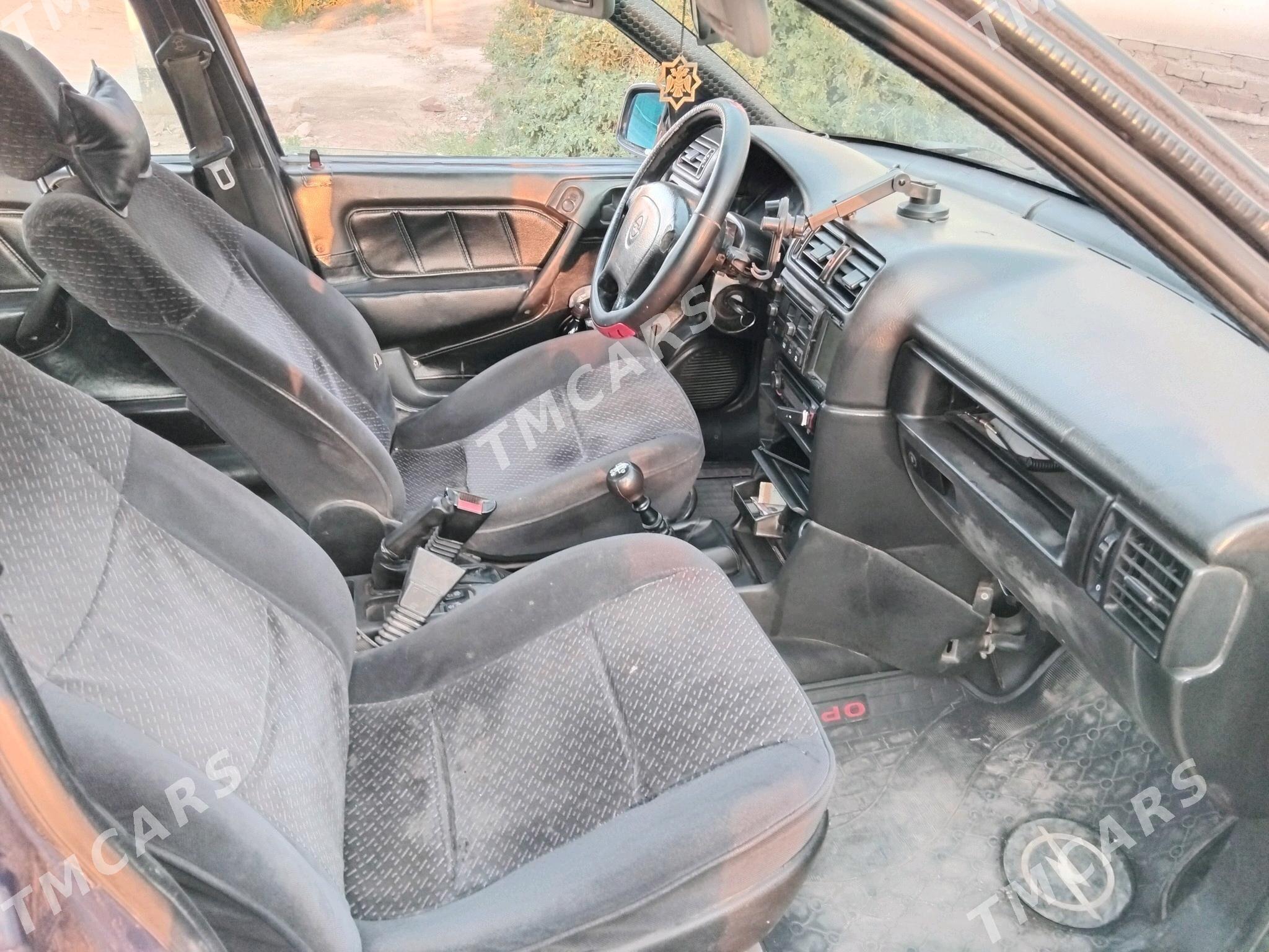 Opel Vectra 1993 - 40 000 TMT - Дашогуз - img 3