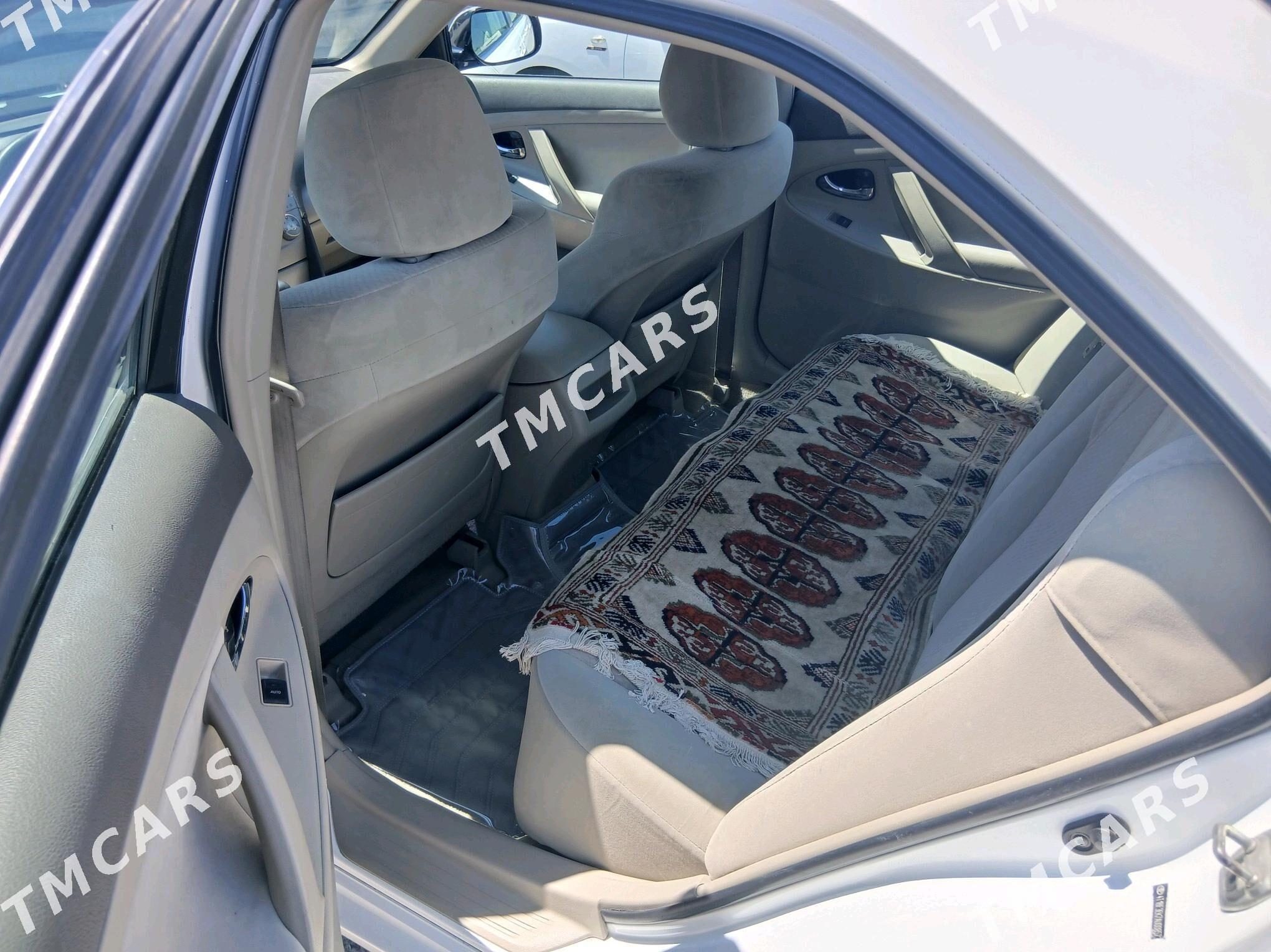 Toyota Camry 2010 - 165 000 TMT - Бузмеин - img 3