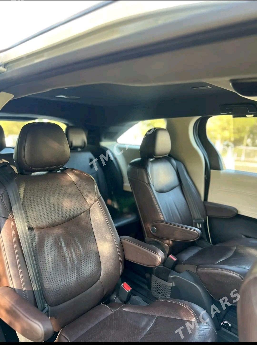 Toyota Sienna 2021 - 755 000 TMT - Мары - img 6