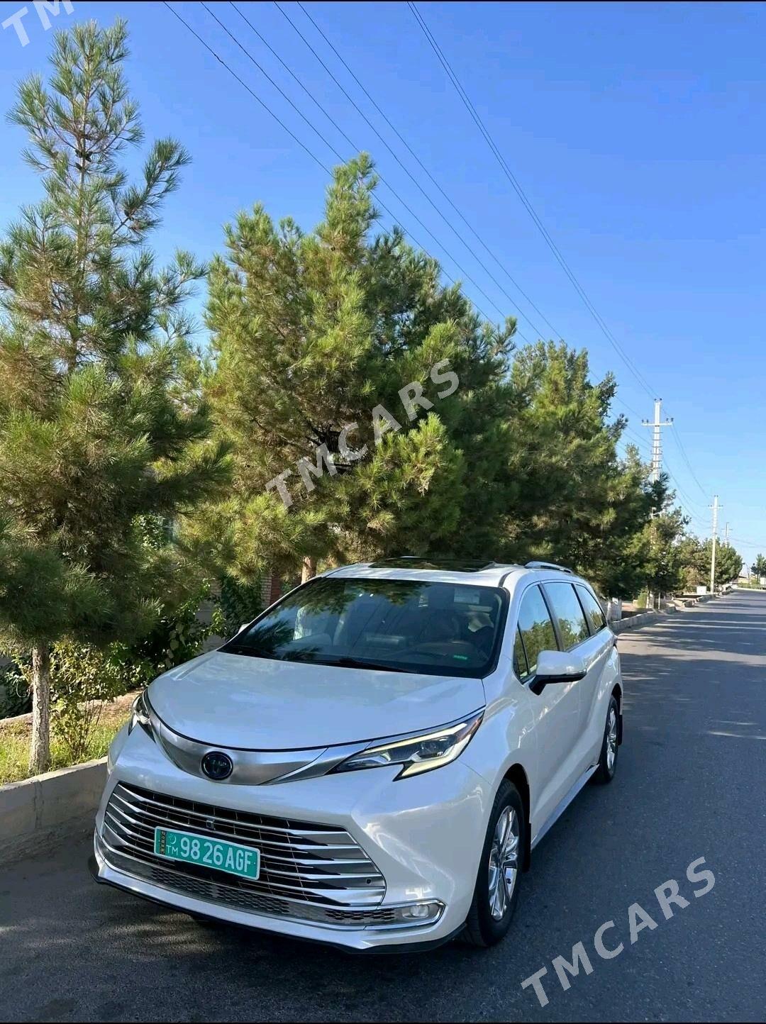 Toyota Sienna 2021 - 755 000 TMT - Мары - img 3